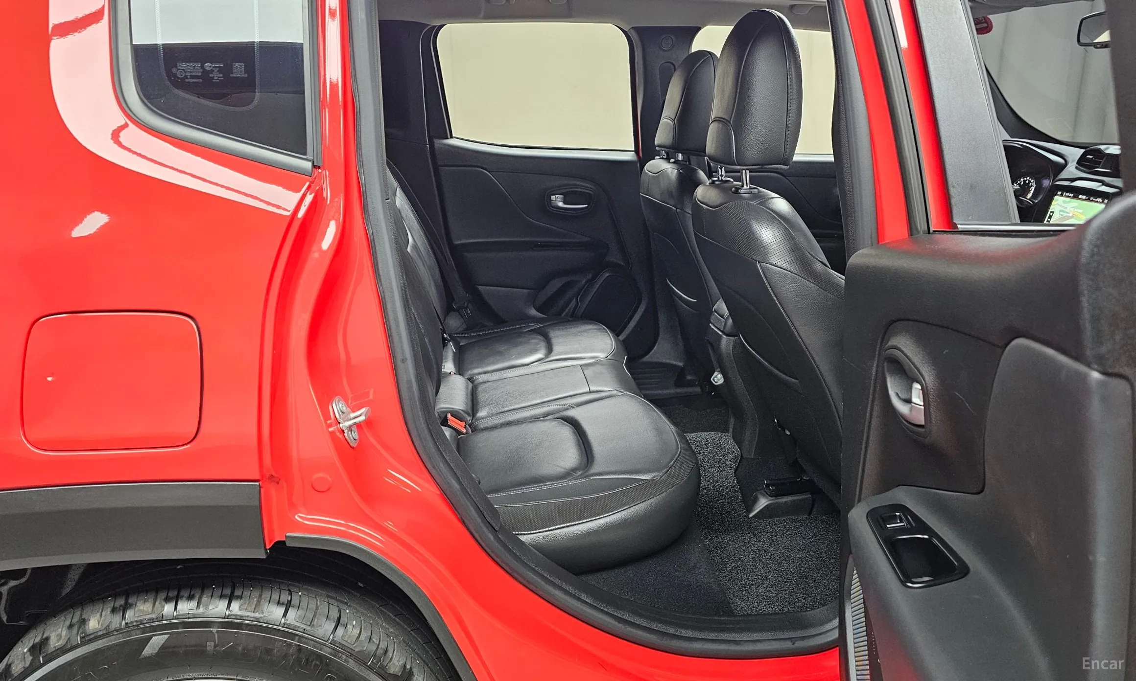 Jeep Renegade превью 12