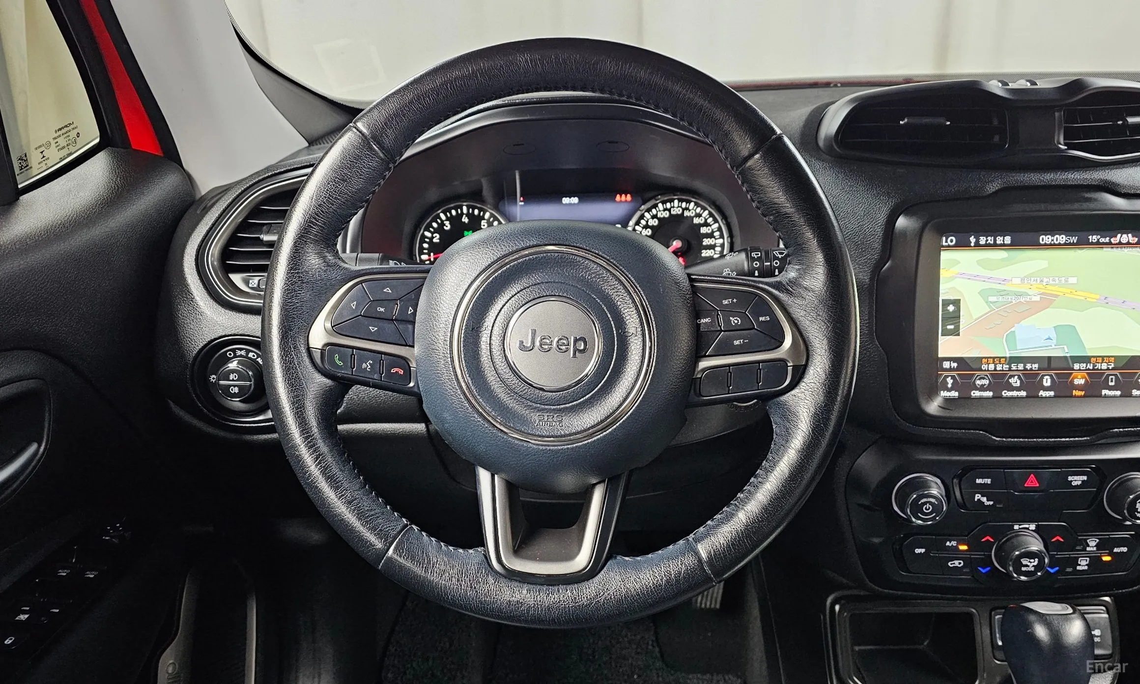Jeep Renegade превью 13