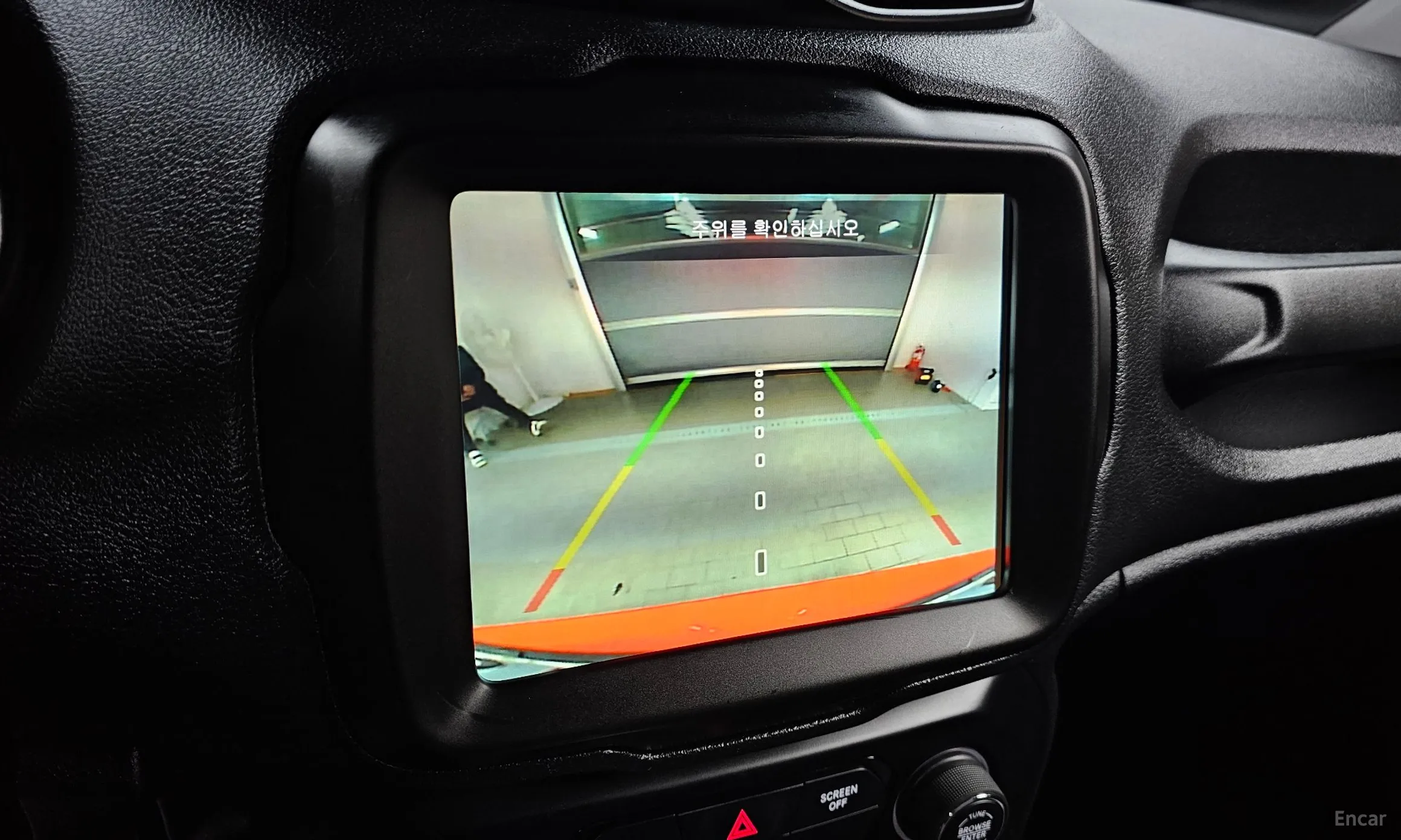 Jeep Renegade превью 15