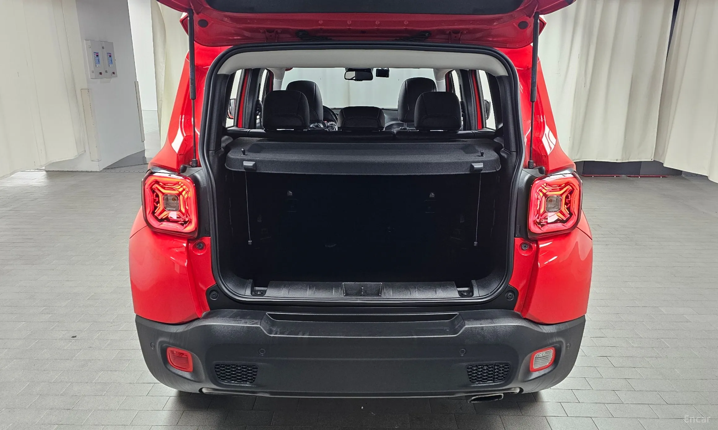 Jeep Renegade превью 20