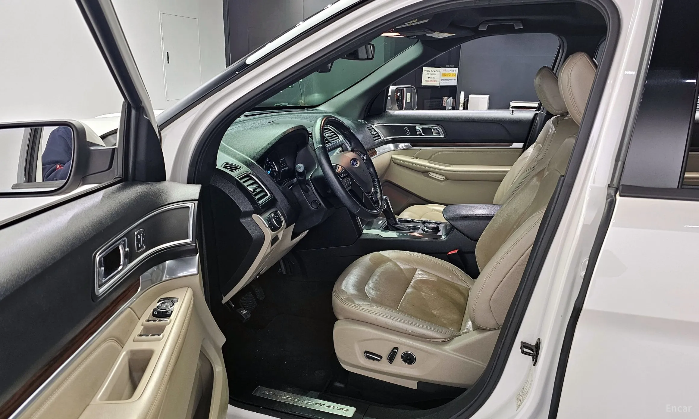 Ford Explorer превью 10