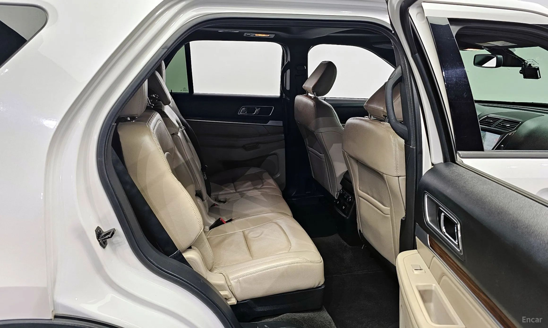 Ford Explorer превью 12