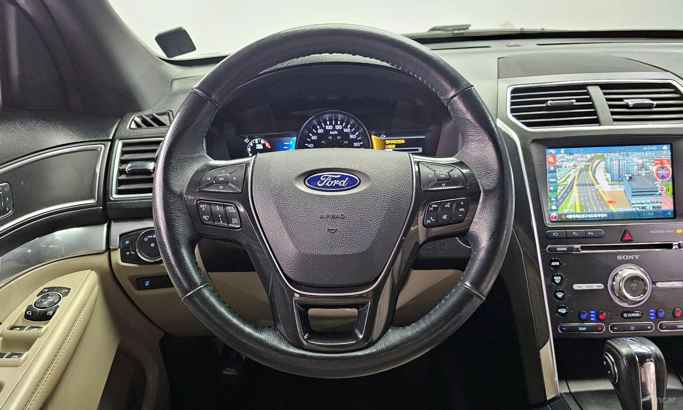 Ford Explorer превью 13