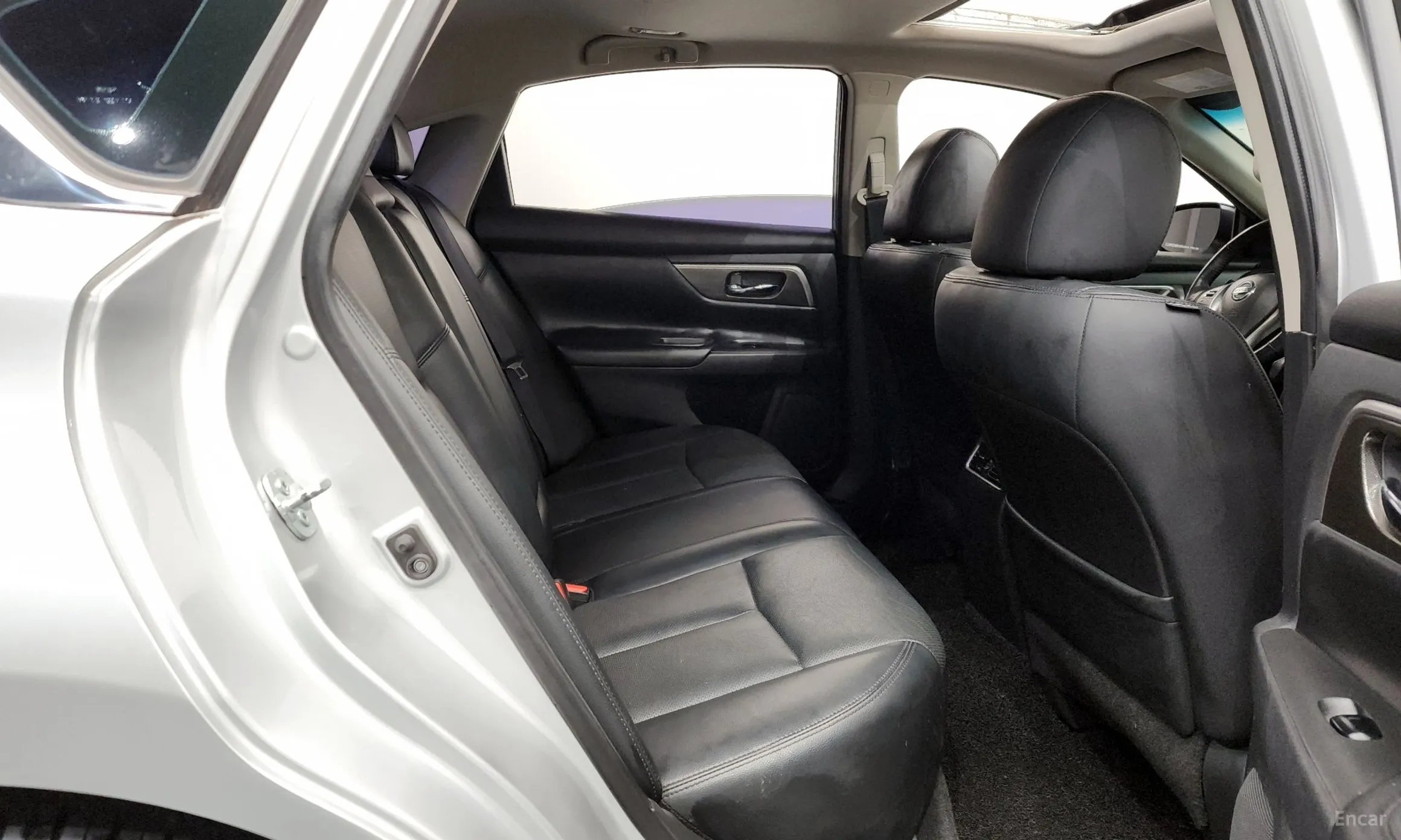 Nissan Altima превью 12