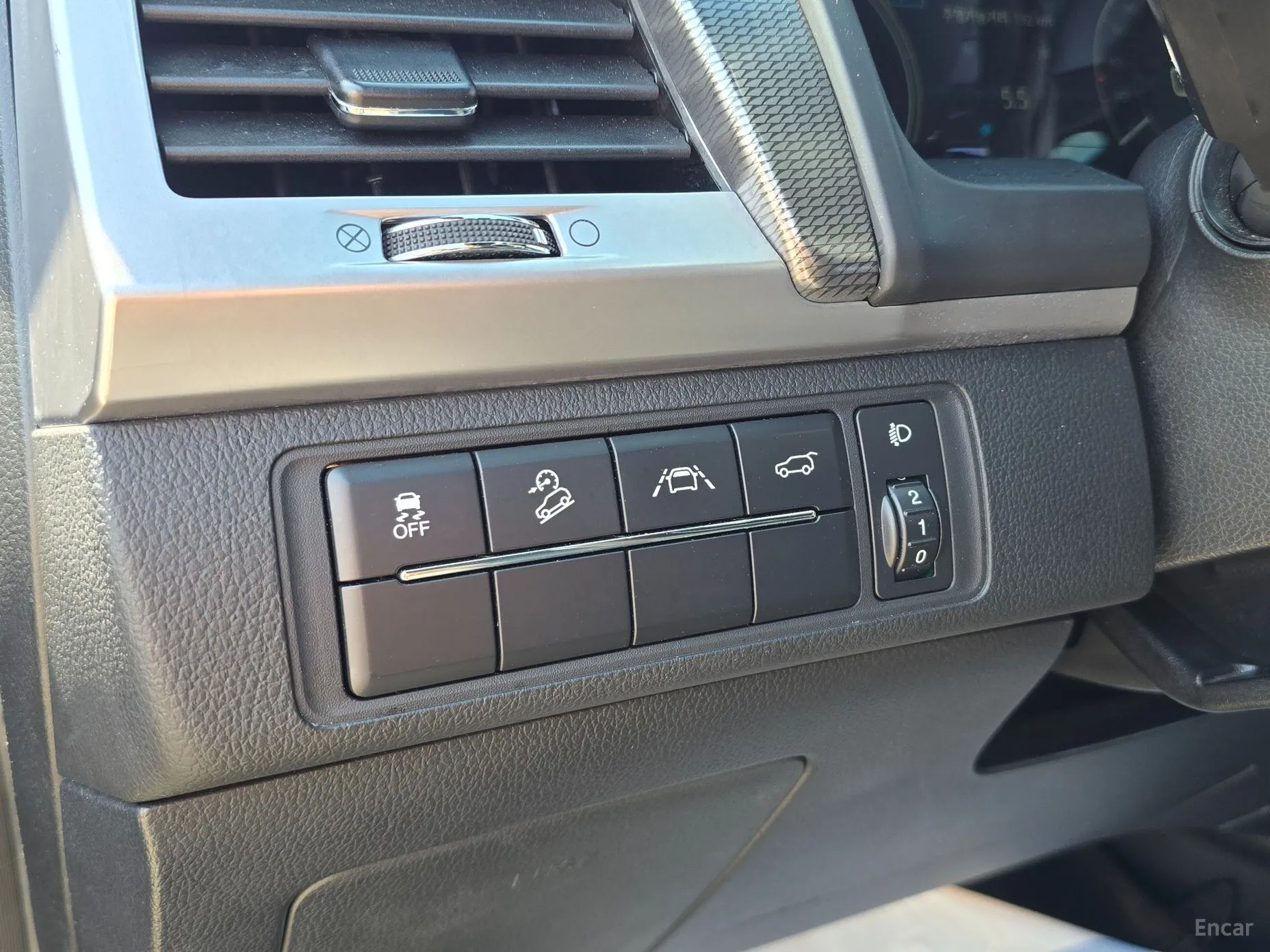 KG Mobility (SsangYong) Rexton превью 11