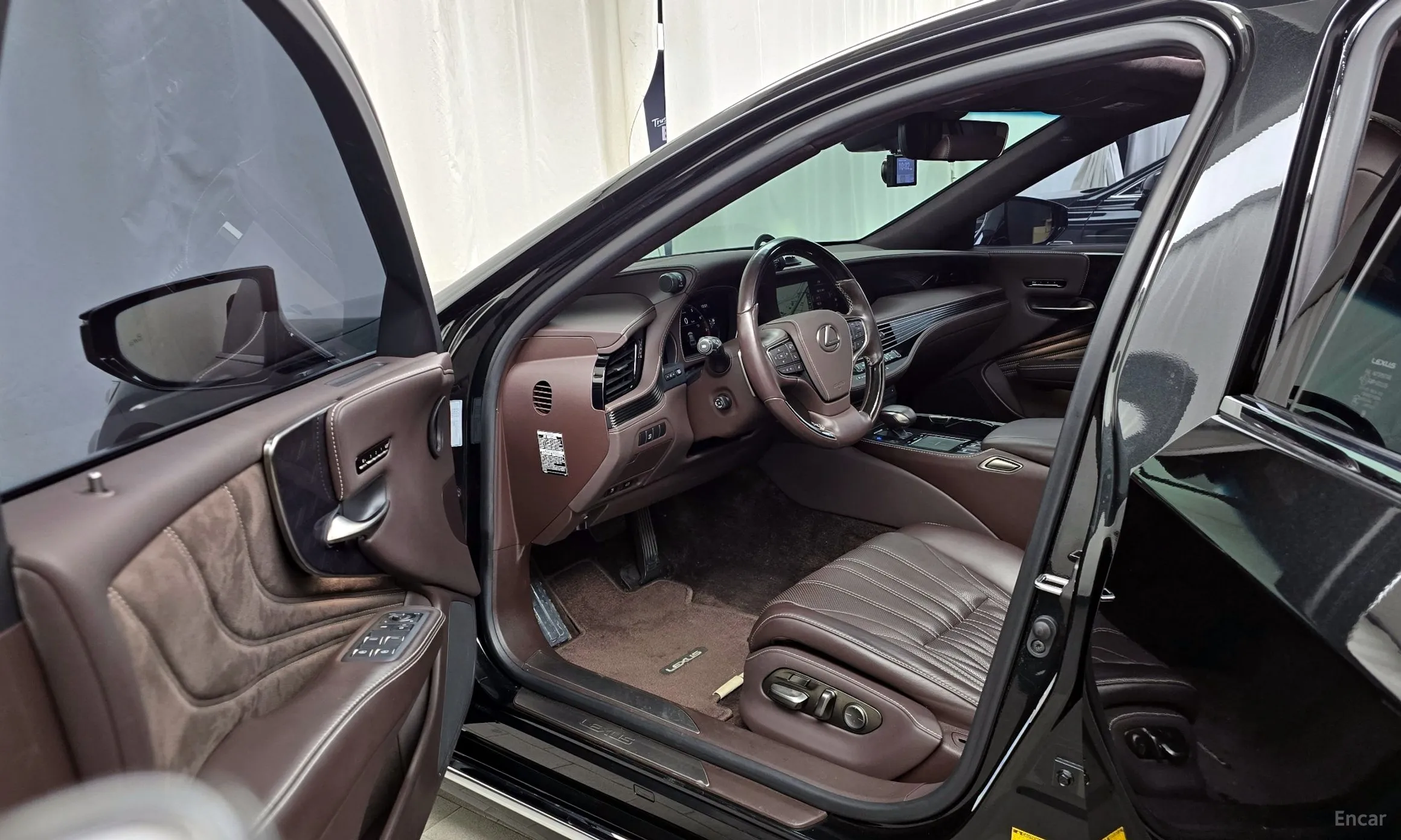 Lexus LS500 5th Generation превью 10