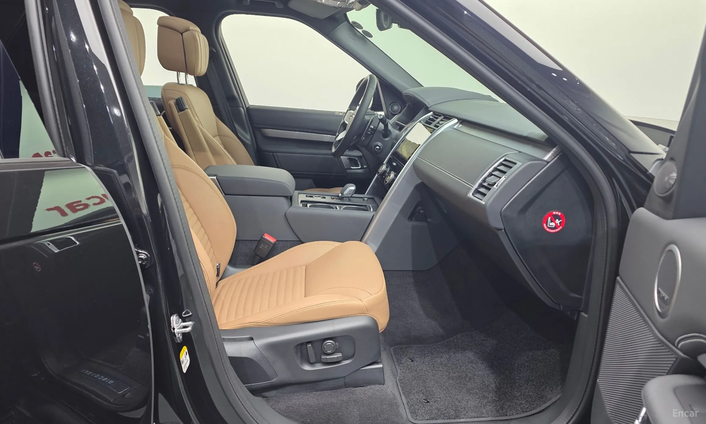 Land Rover Discovery 5 превью 3