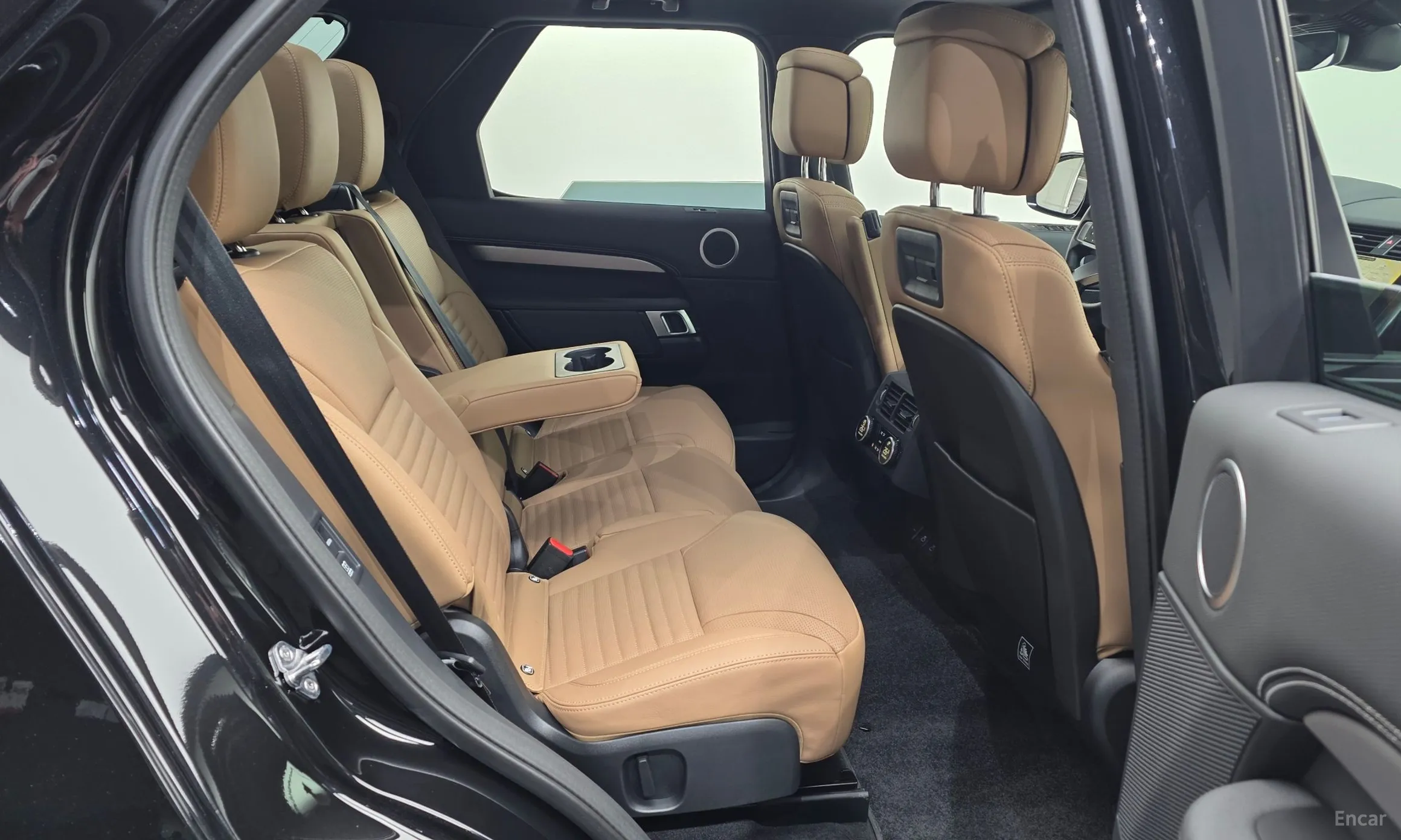 Land Rover Discovery 5 превью 5