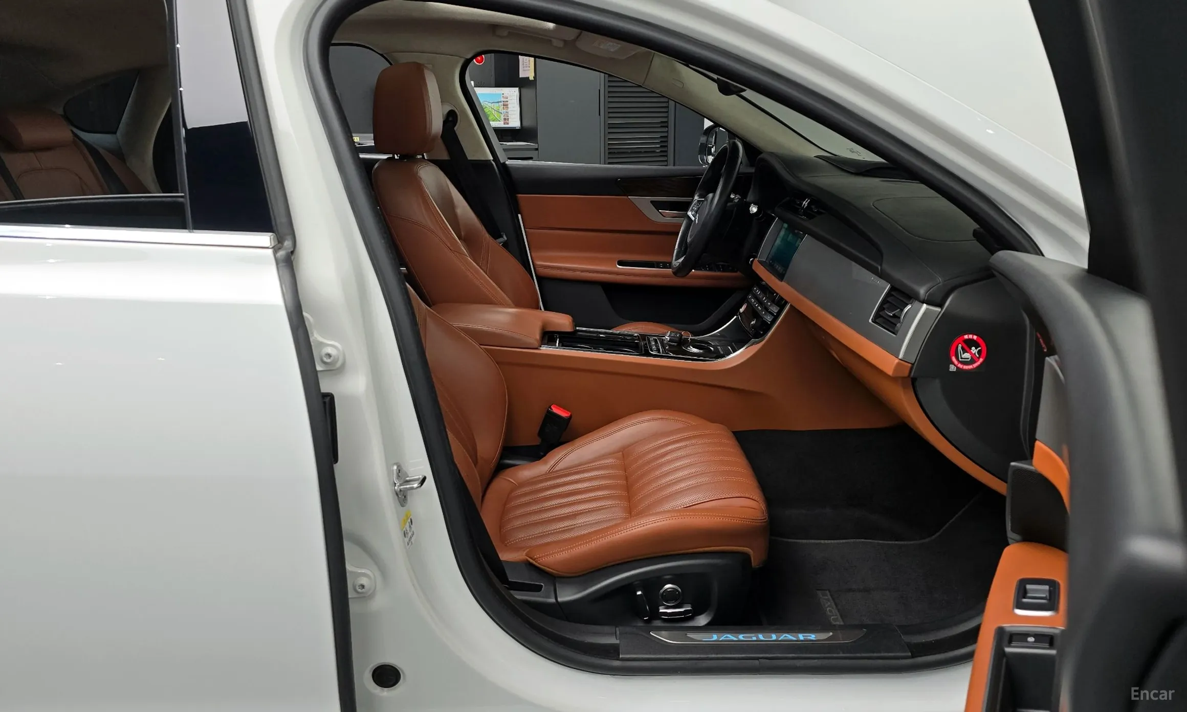 Jaguar XF (x260) превью 11