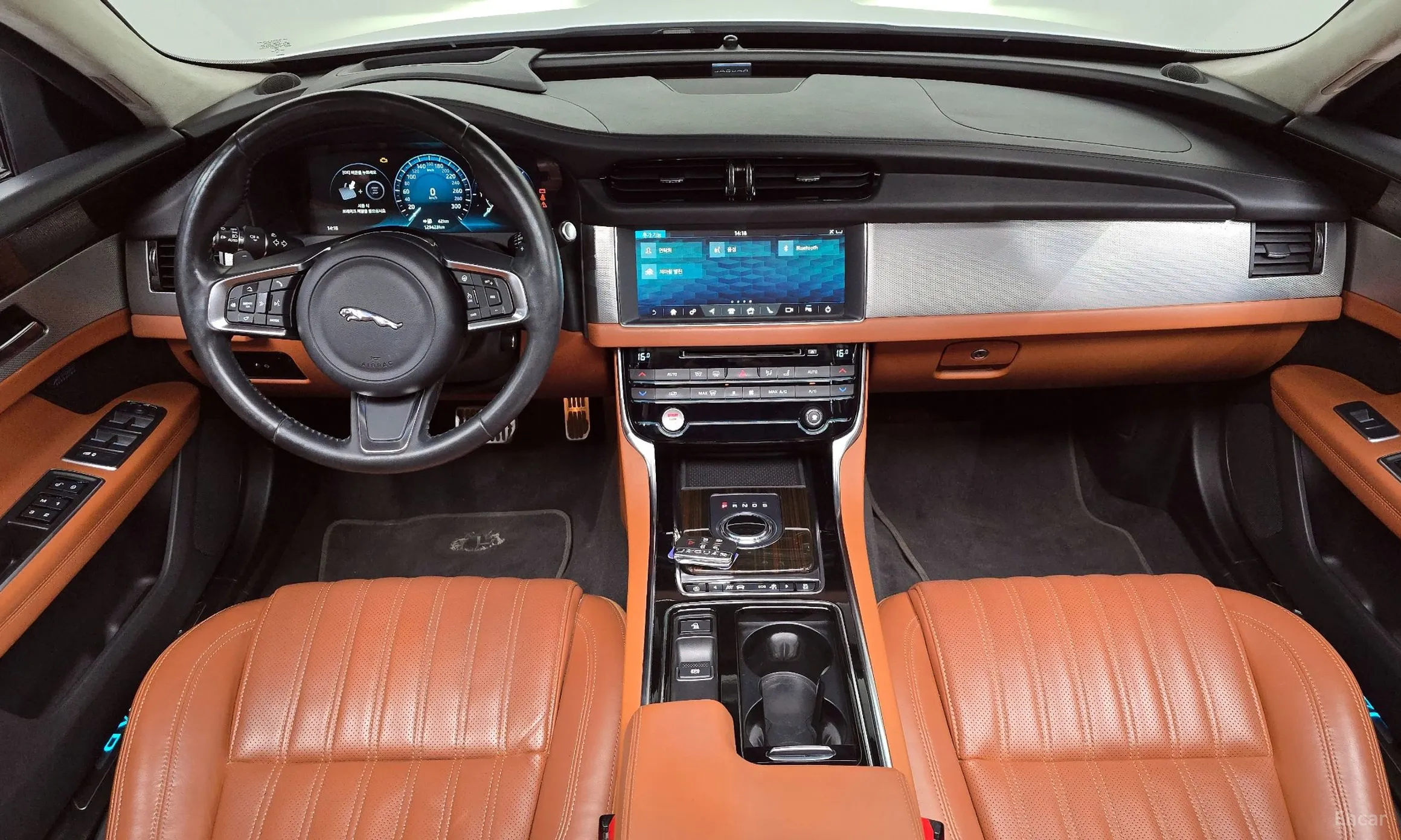 Jaguar XF (x260) превью 7