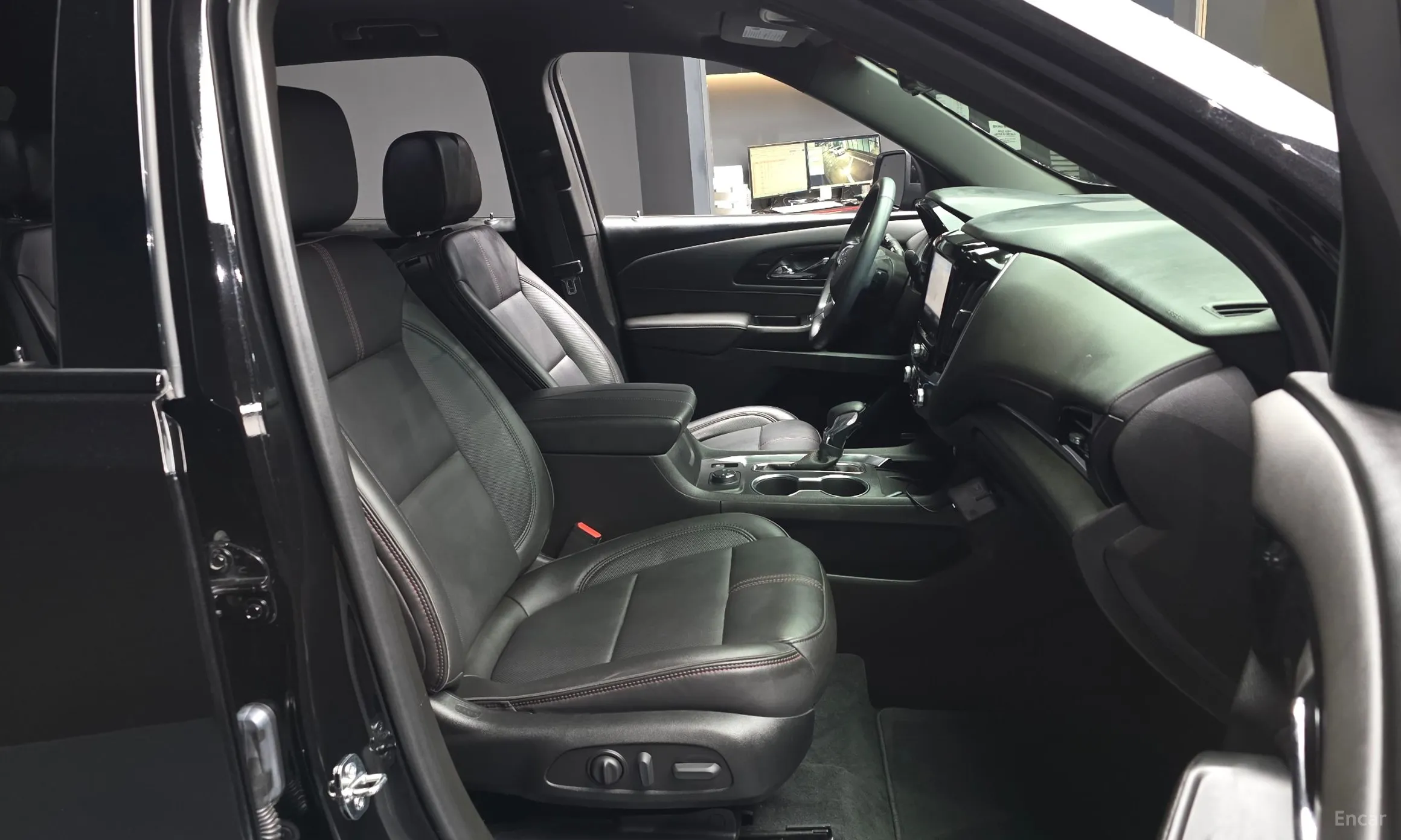 Chevrolet (GM Daewoo) Traverse превью 11