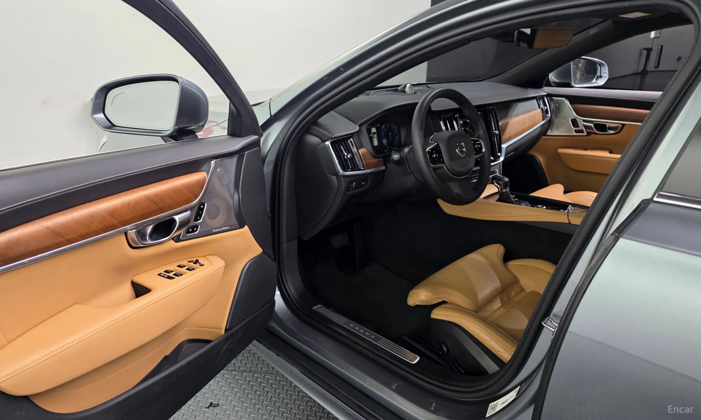 Volvo S90 превью 10