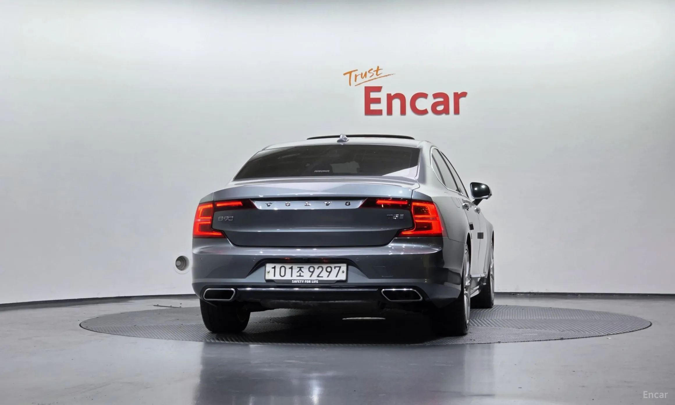 Volvo S90 превью 4