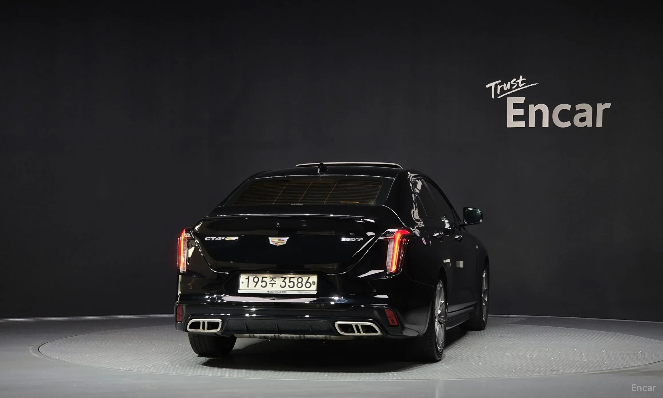 Cadillac CT4 превью 4