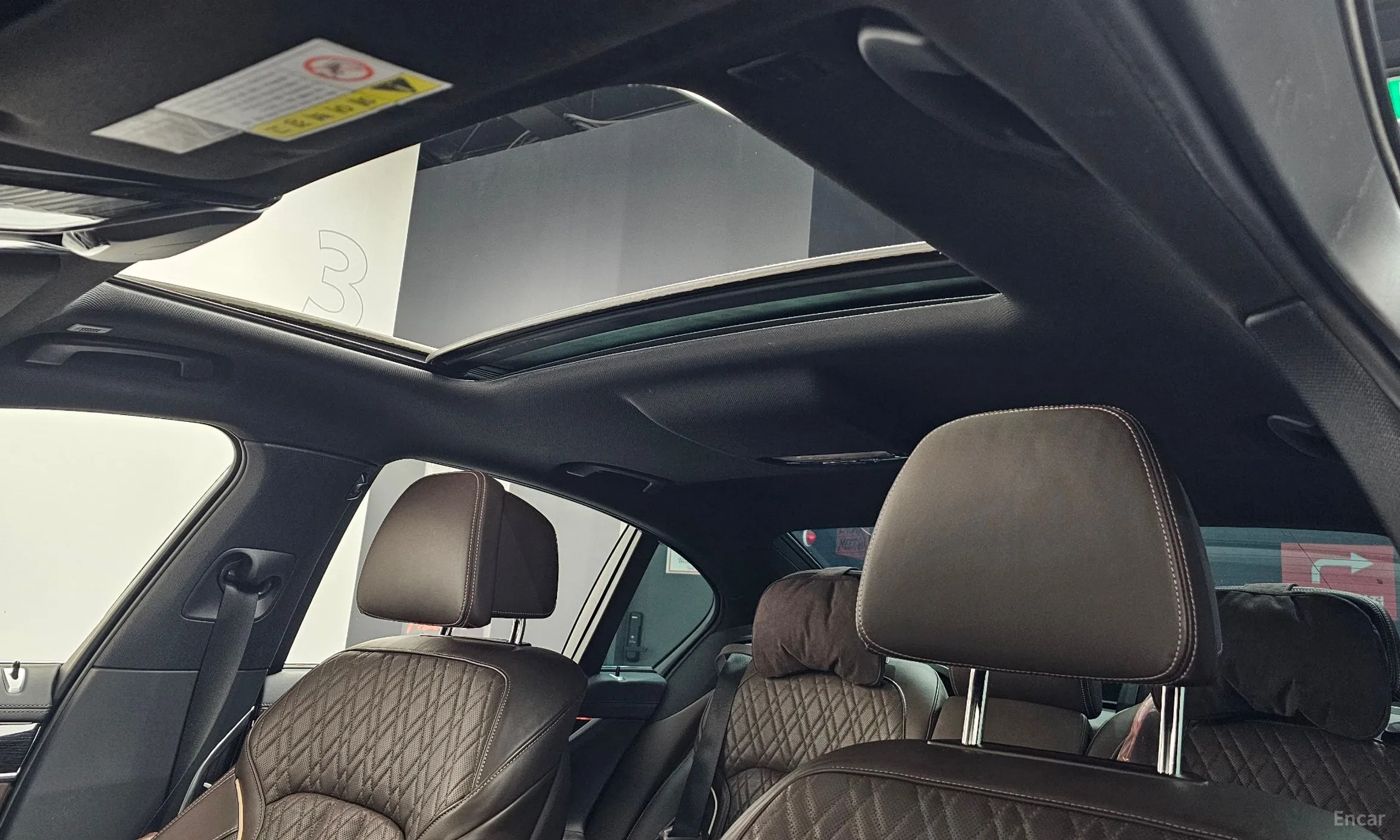 BMW 7 Series (G11) превью 19