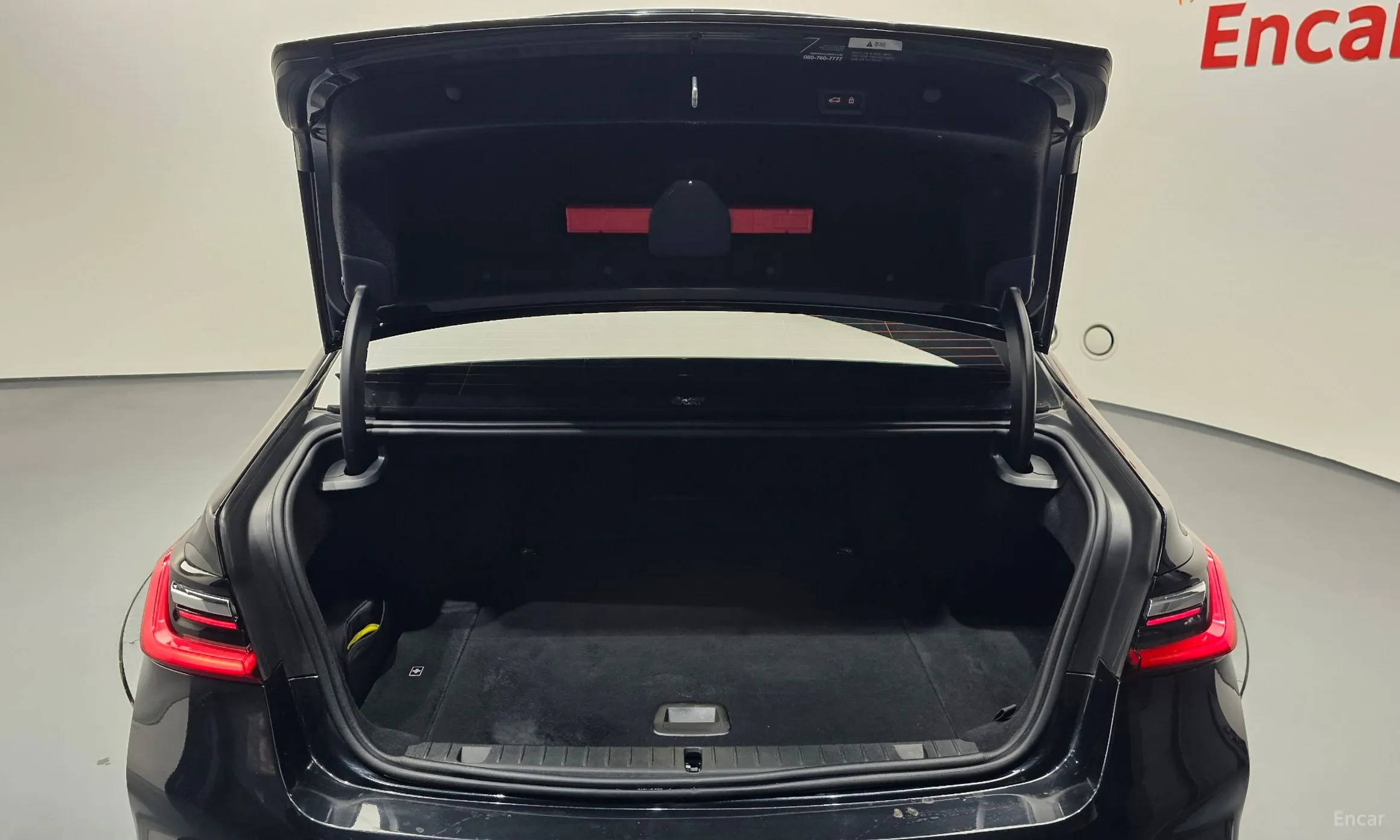BMW 7 Series (G11) превью 20