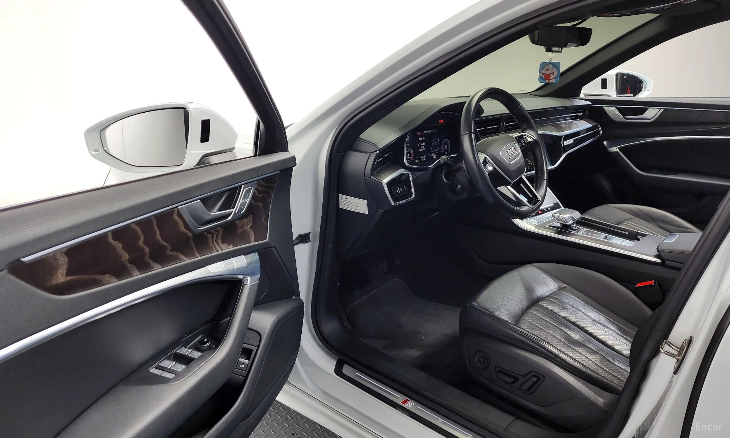 Audi A6 (C8) превью 10