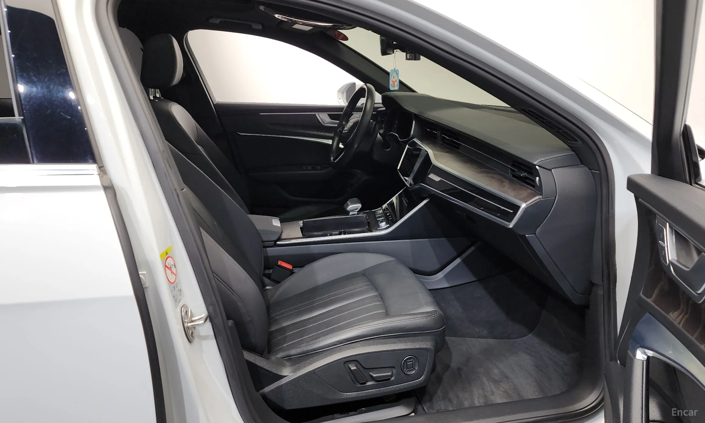 Audi A6 (C8) превью 11
