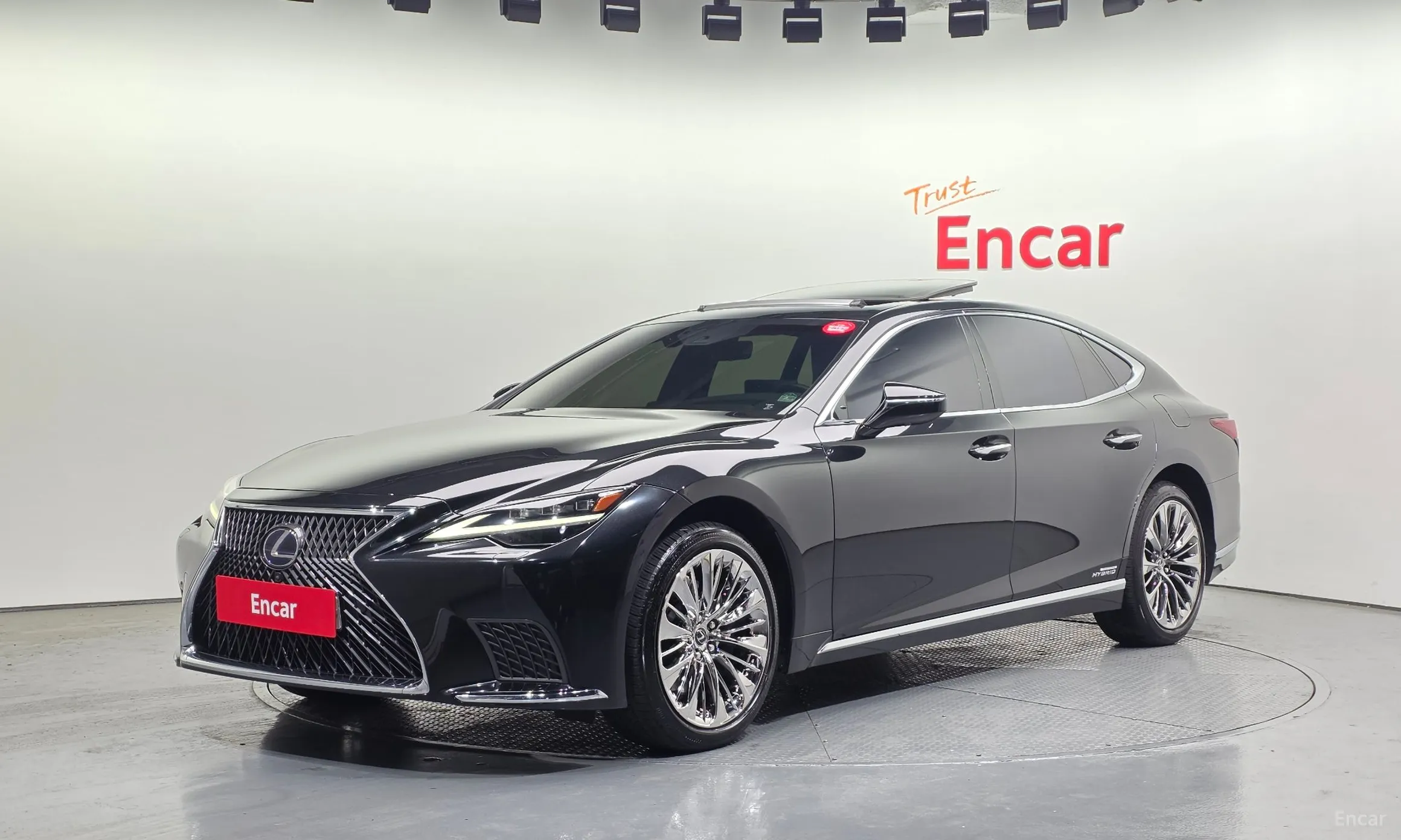 Lexus LS500h Gen 5