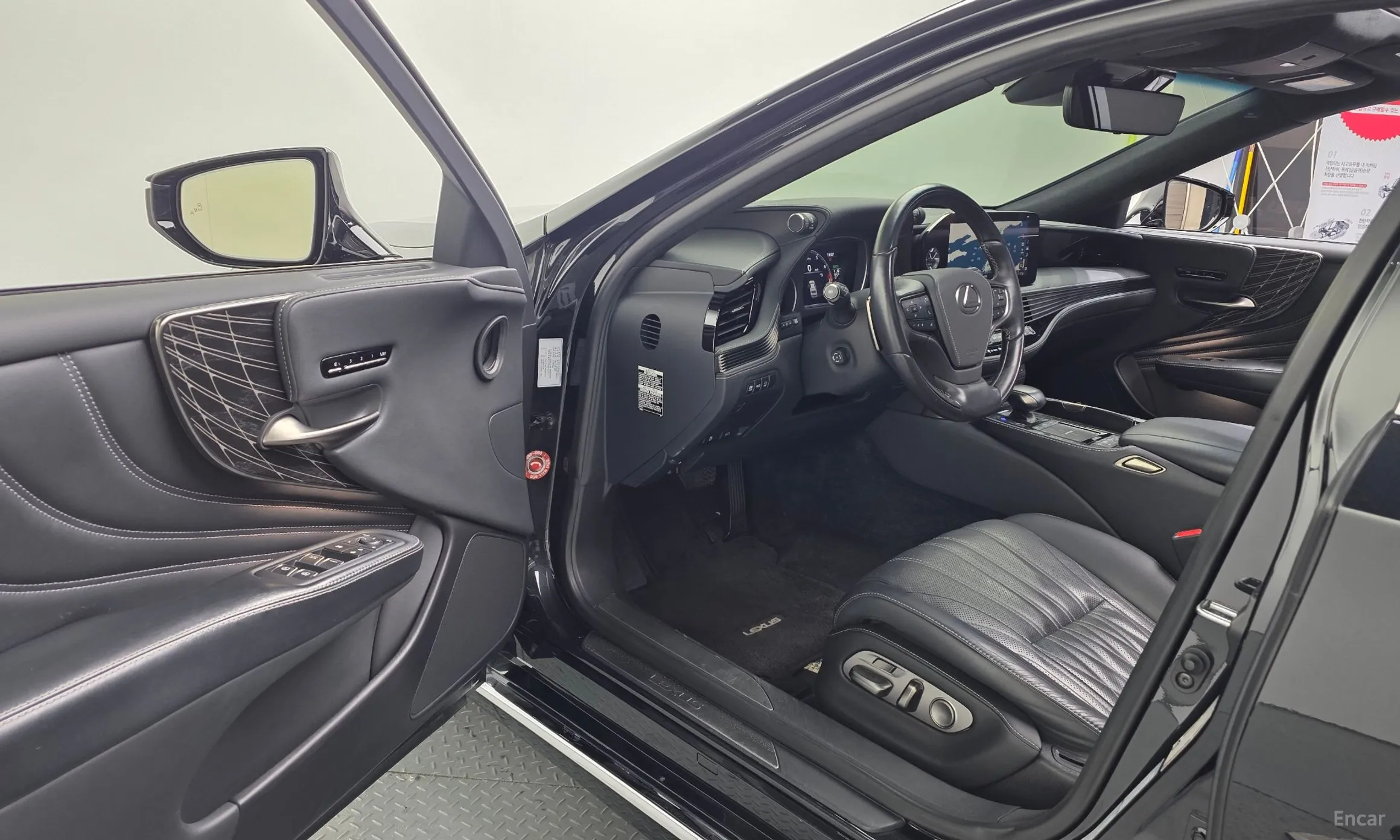Lexus LS500h Gen 5 превью 10