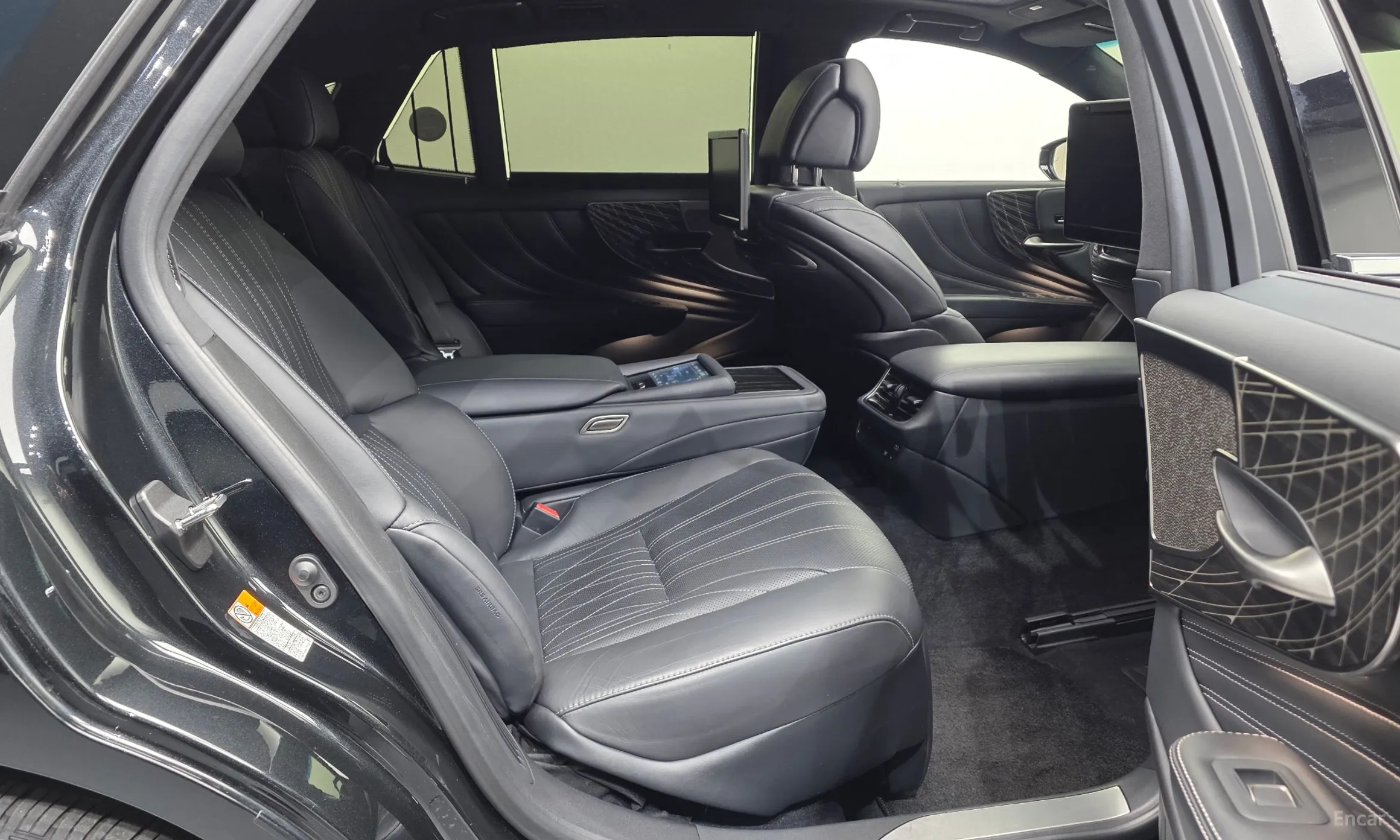 Lexus LS500h Gen 5 превью 12