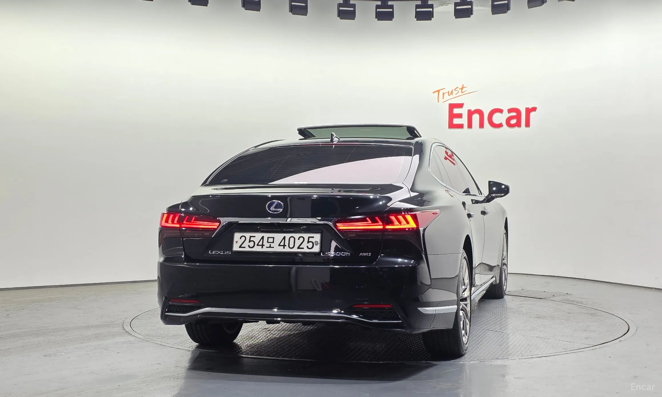 Lexus LS500h Gen 5 превью 4