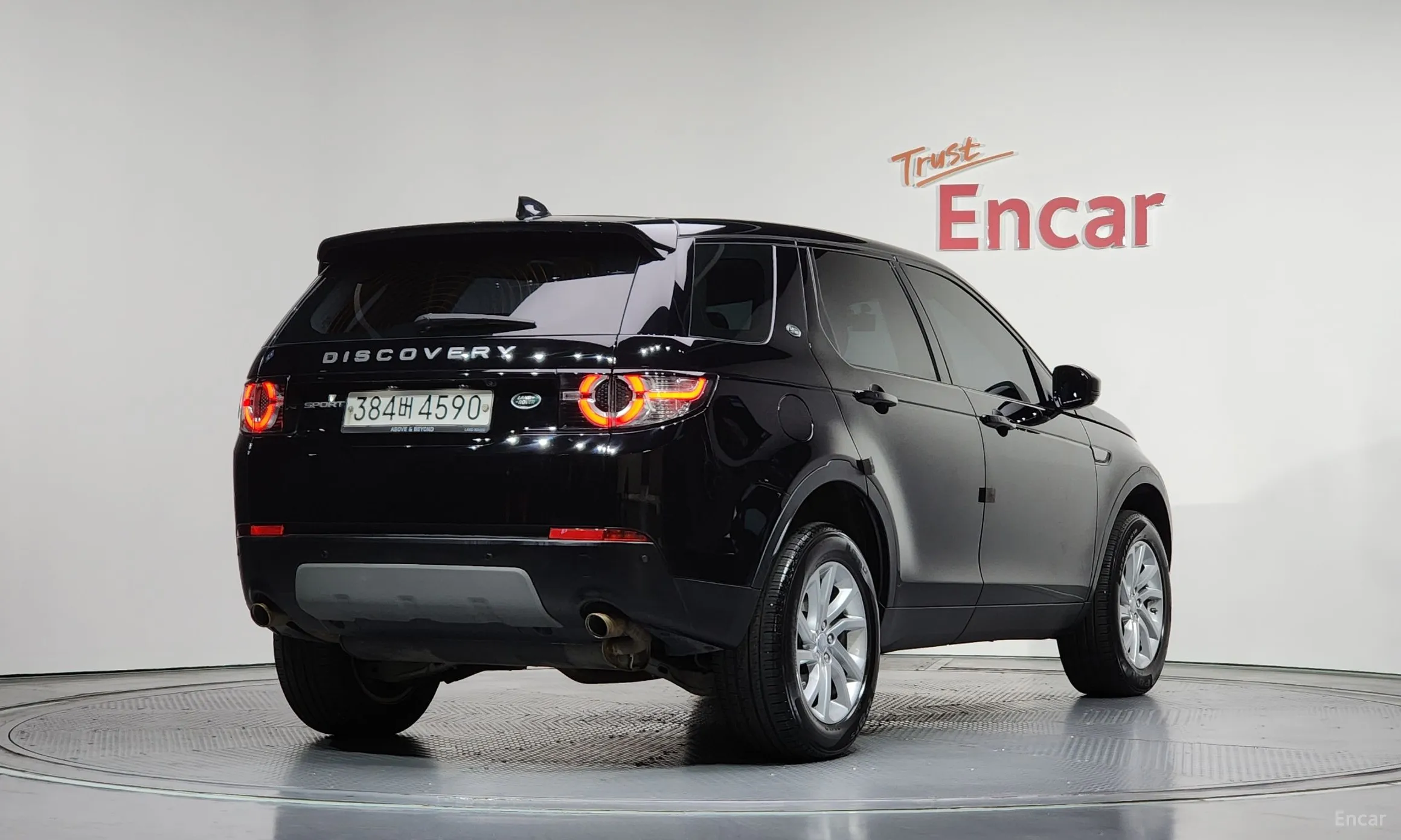 Land Rover Discovery Sports превью 2