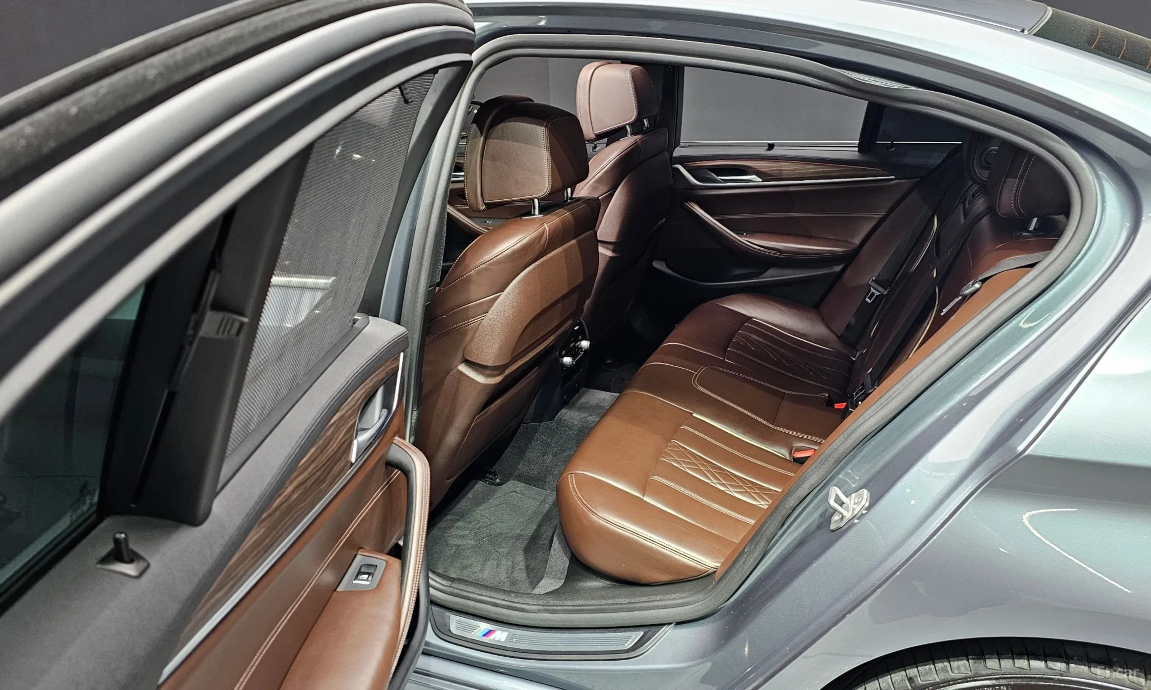 BMW 5 Series (G30) превью 12