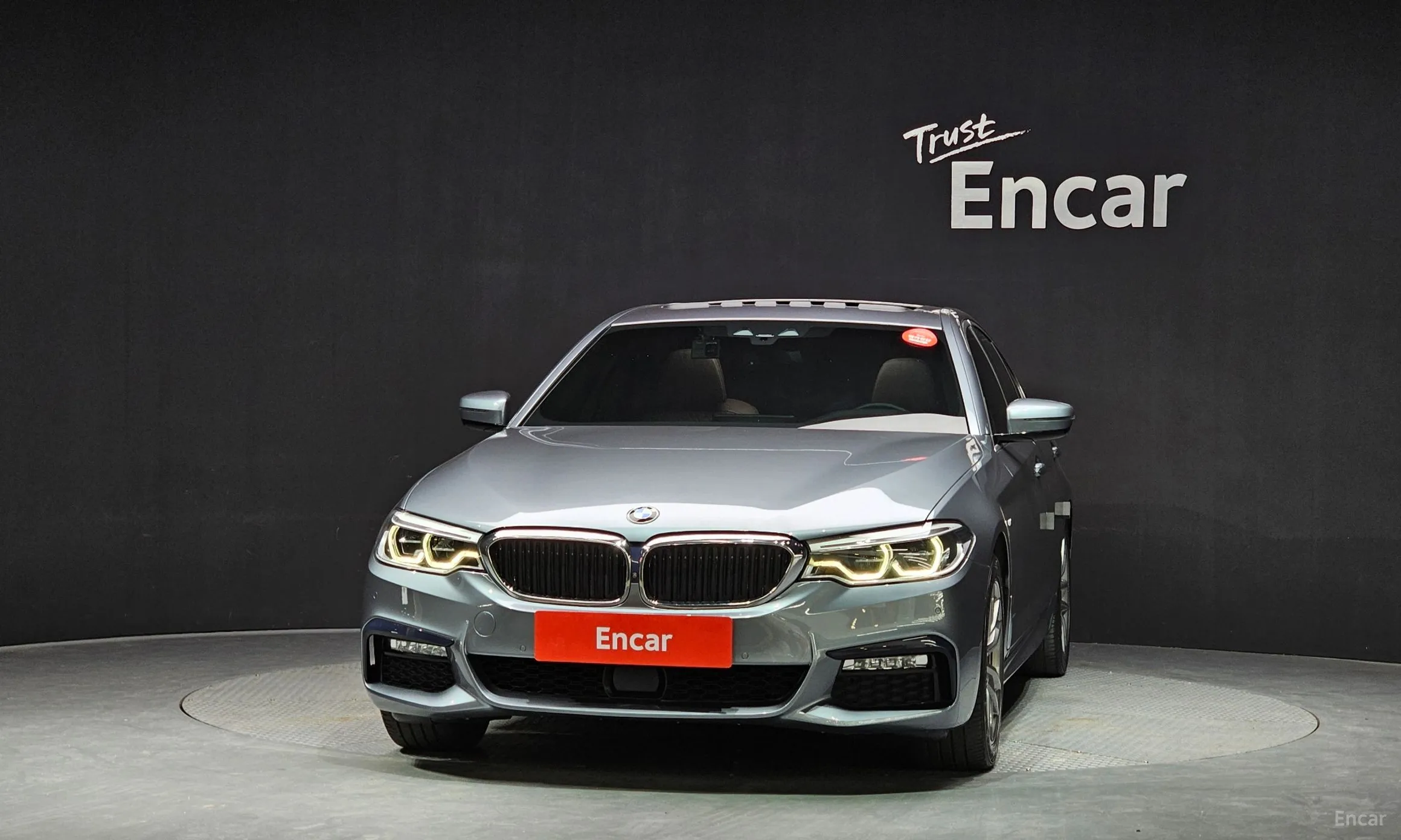 BMW 5 Series (G30) превью 3