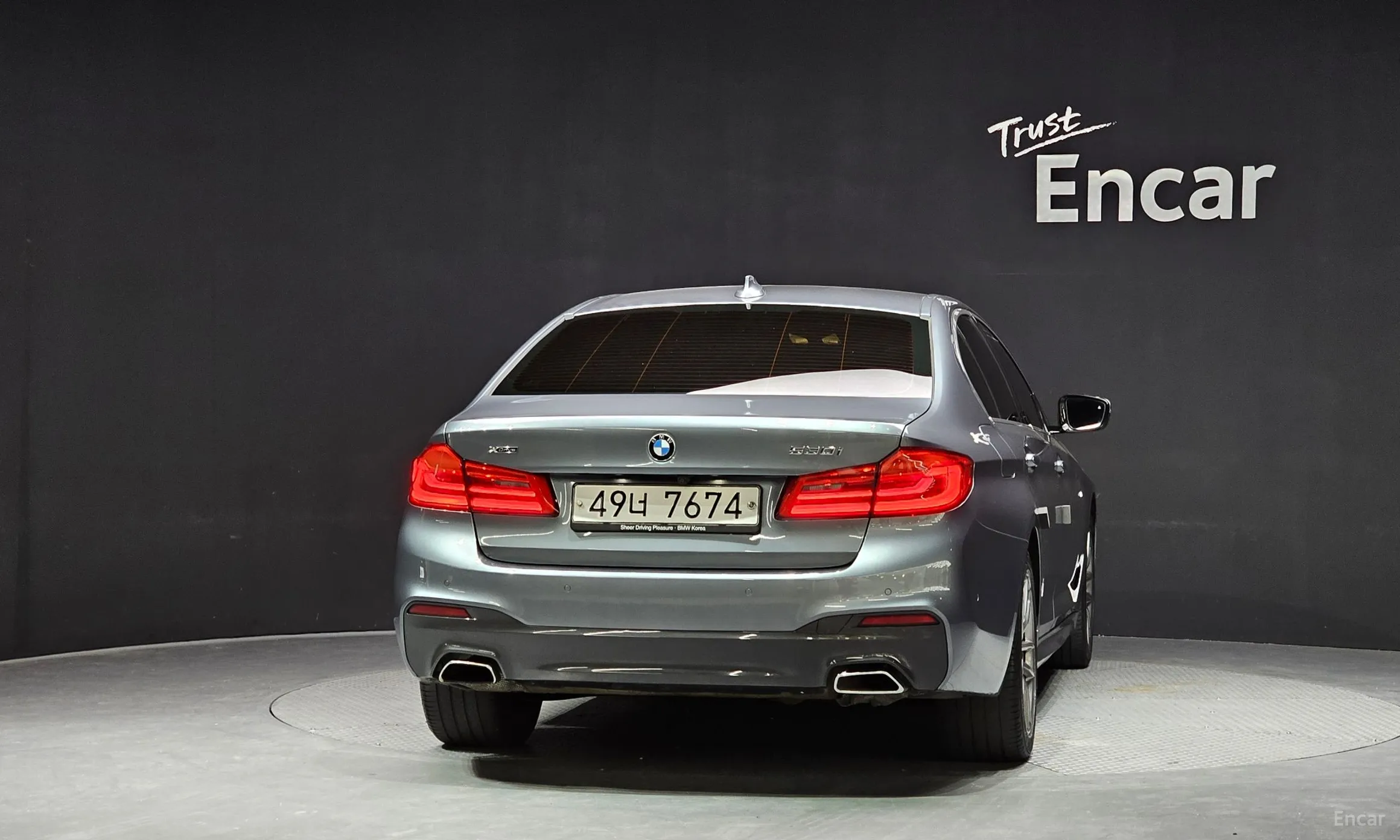 BMW 5 Series (G30) превью 4