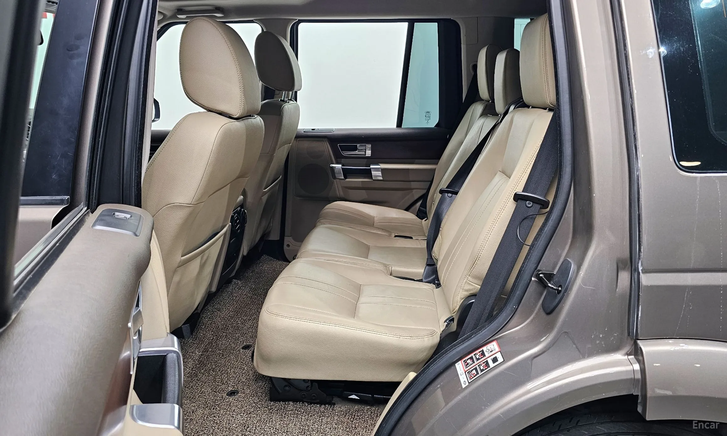 Land Rover Discovery 4 превью 11