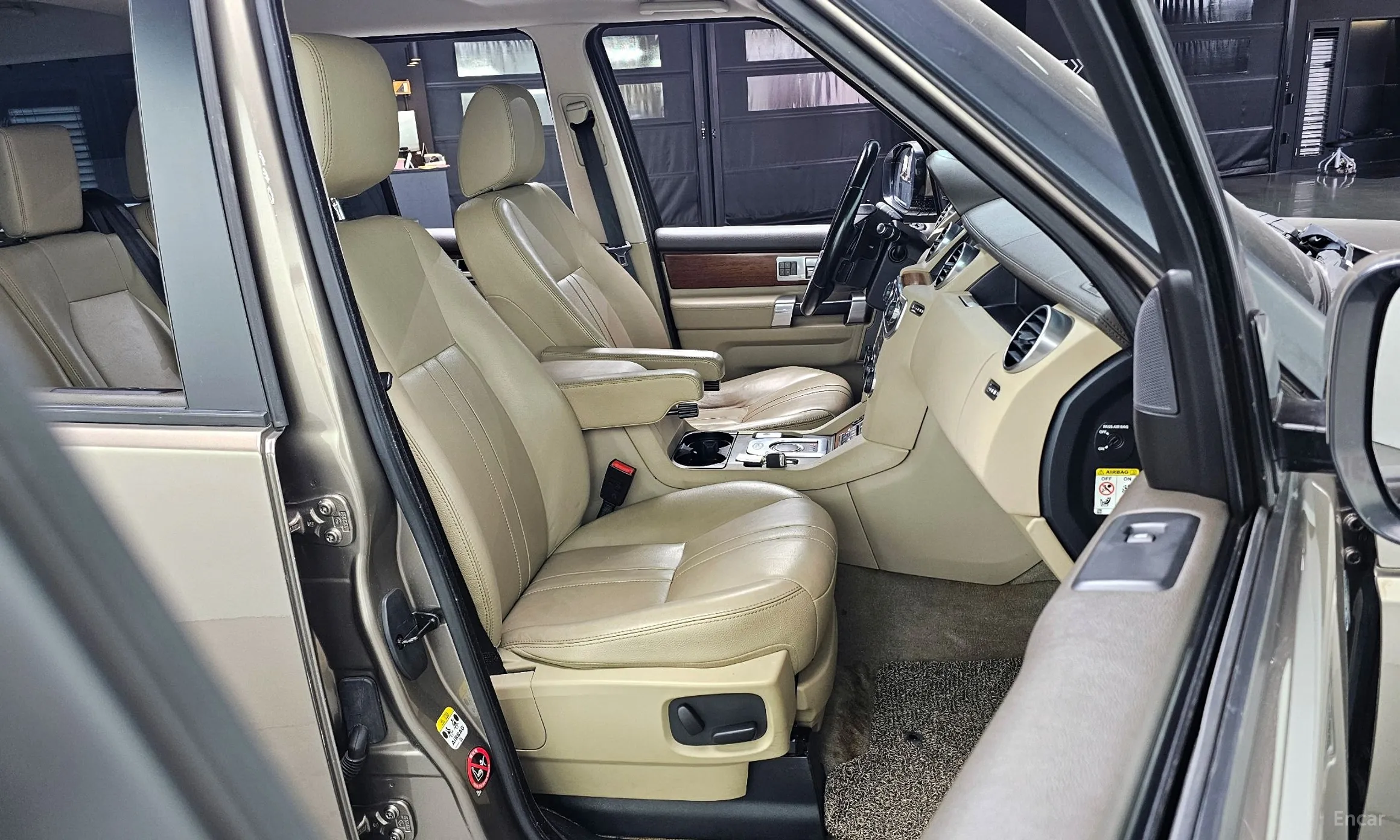Land Rover Discovery 4 превью 12