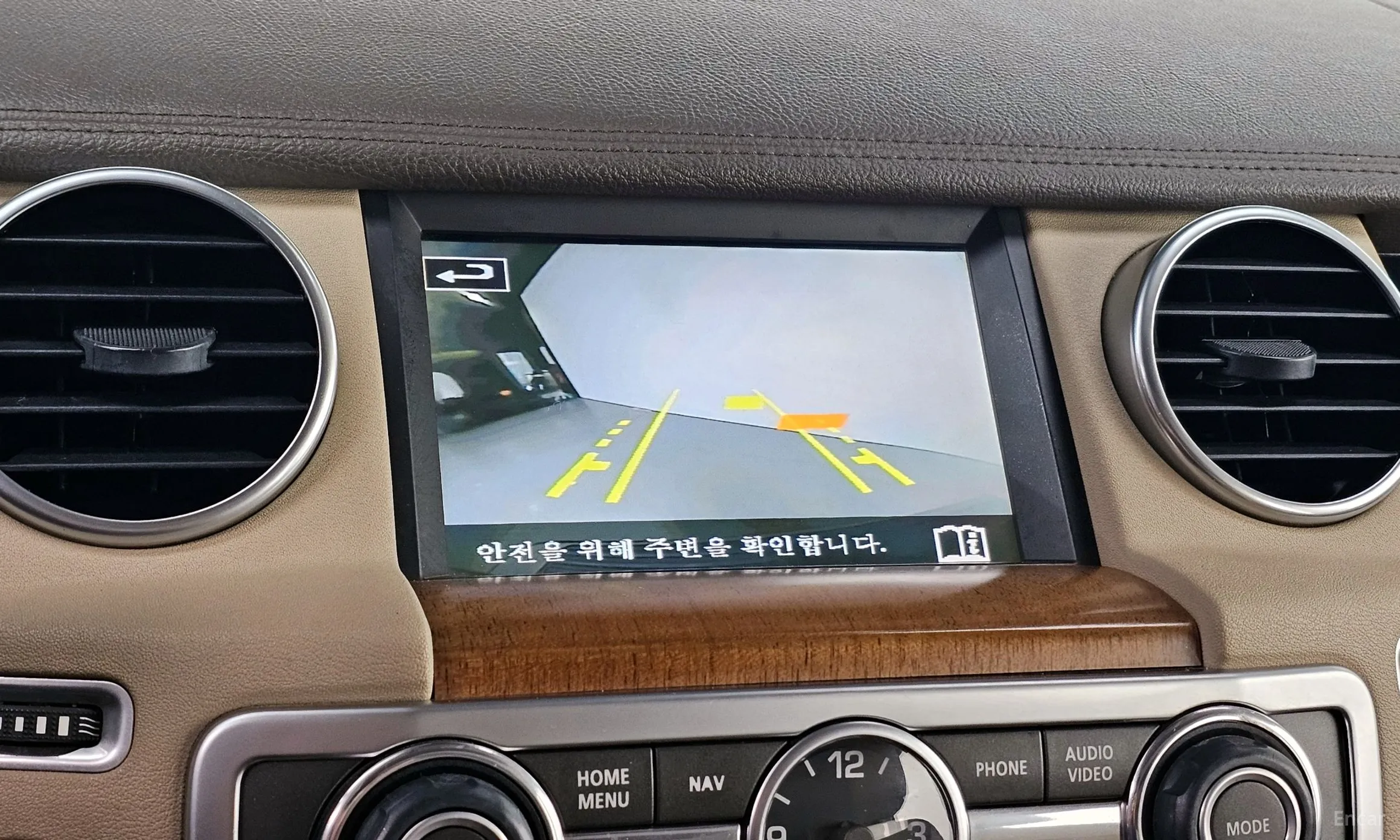 Land Rover Discovery 4 превью 18
