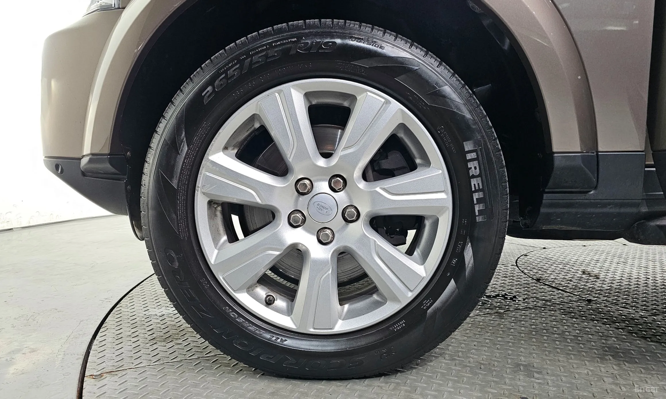 Land Rover Discovery 4 превью 5