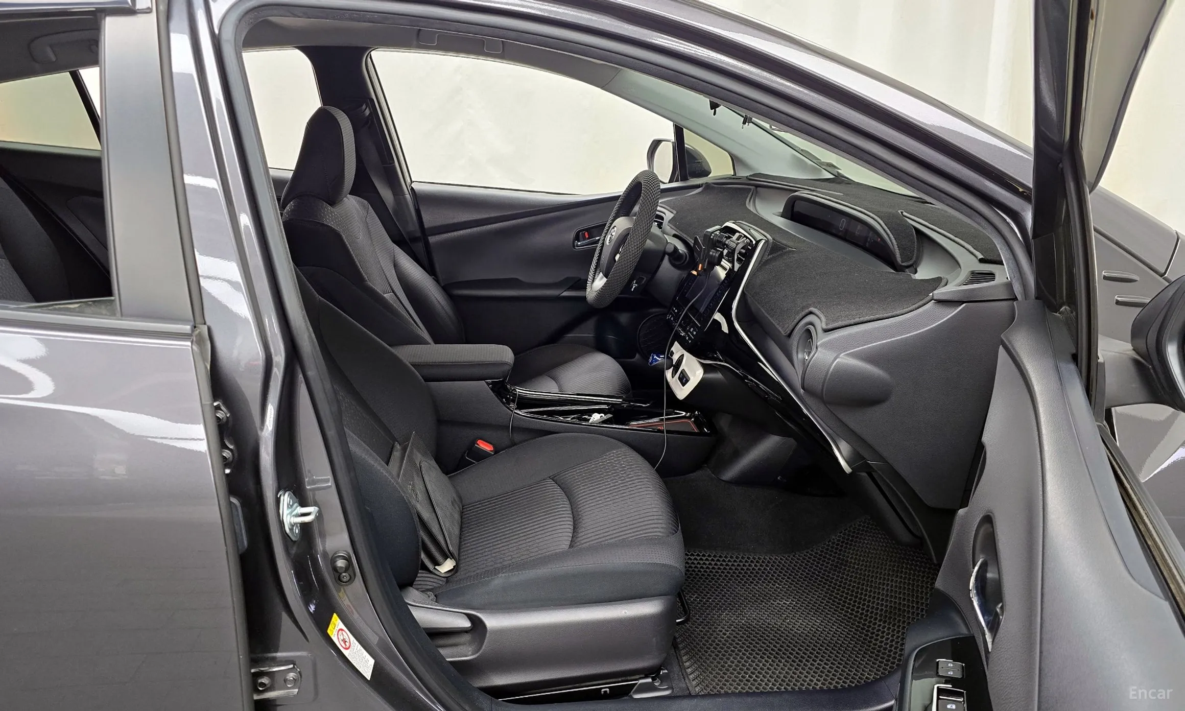 Toyota Prius 4th Generation превью 11