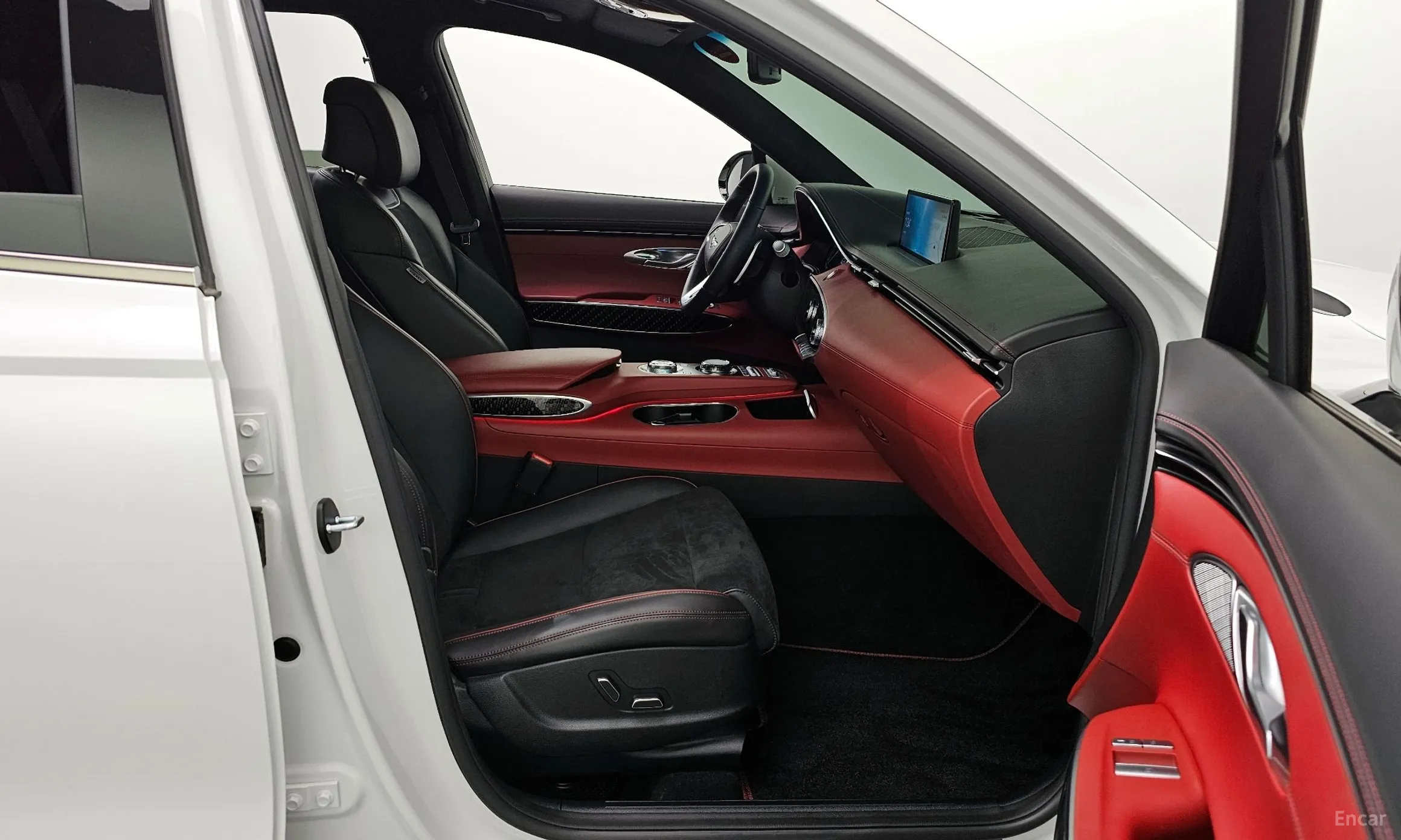 Genesis GV70 превью 11