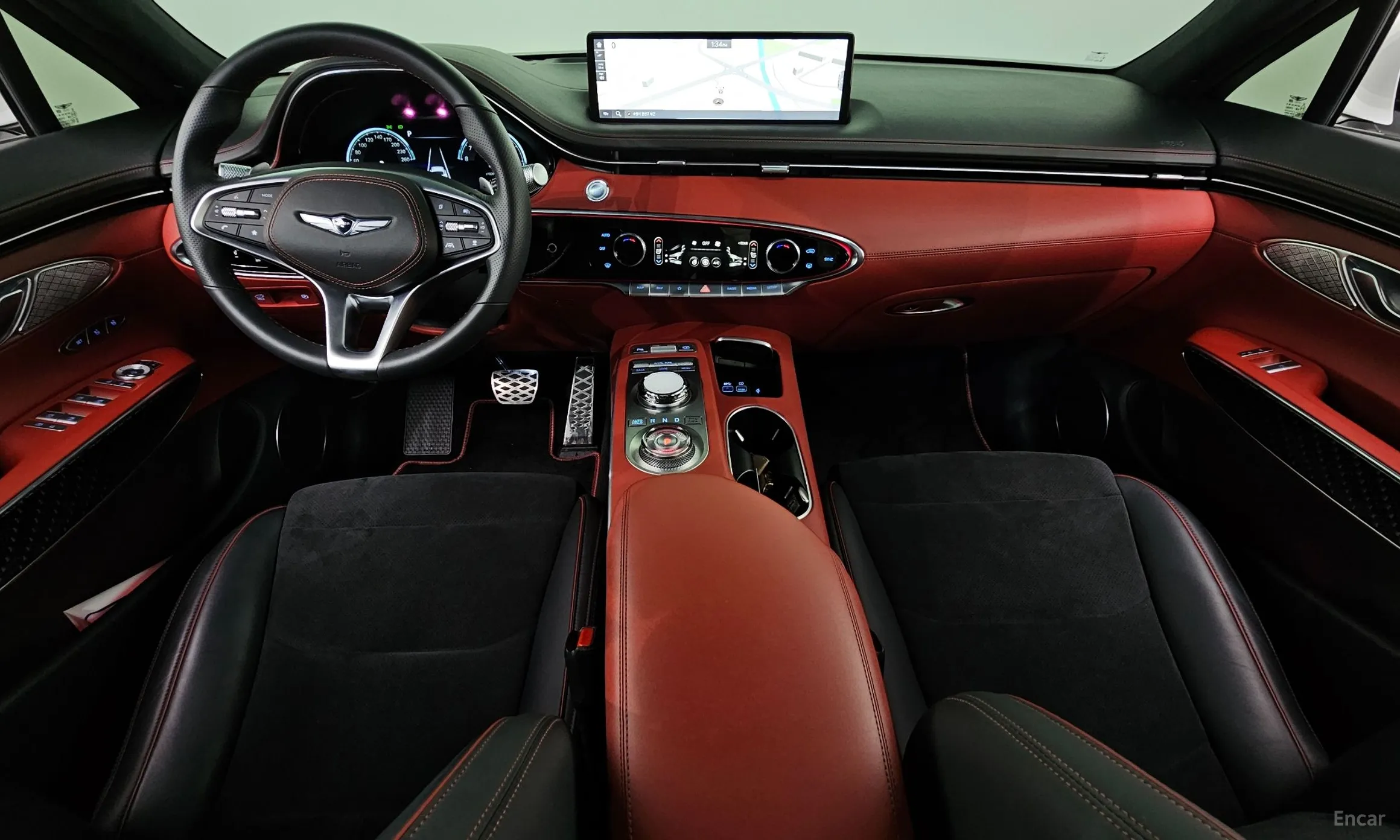 Genesis GV70 превью 7