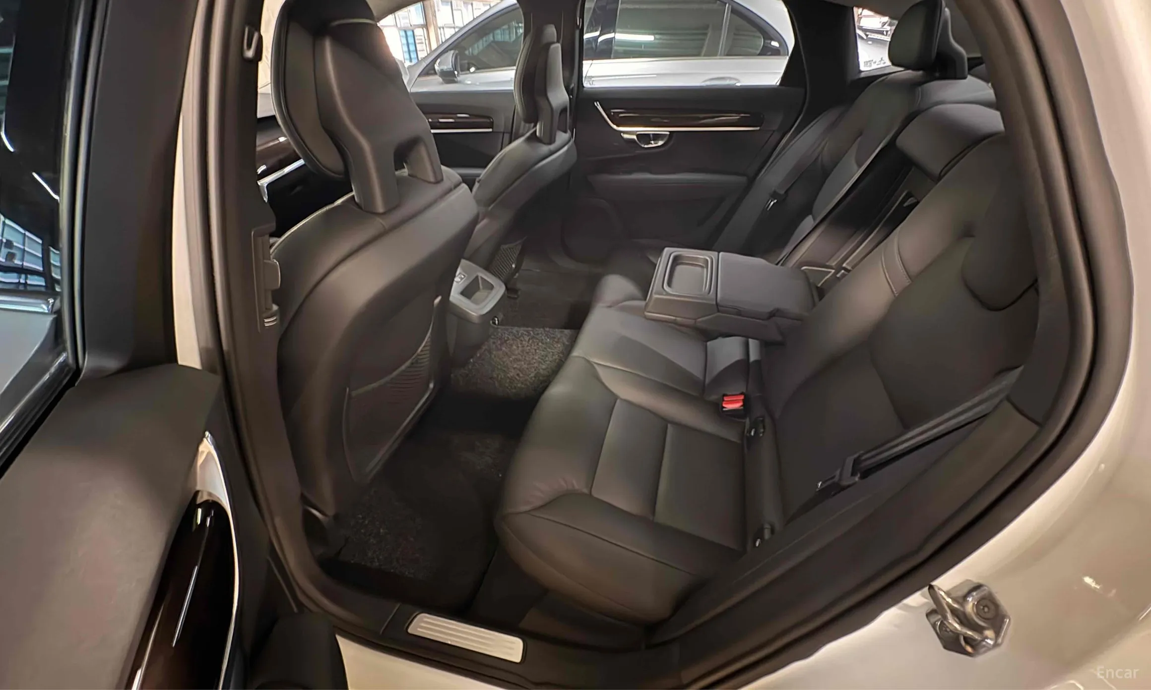 Volvo S90 превью 15