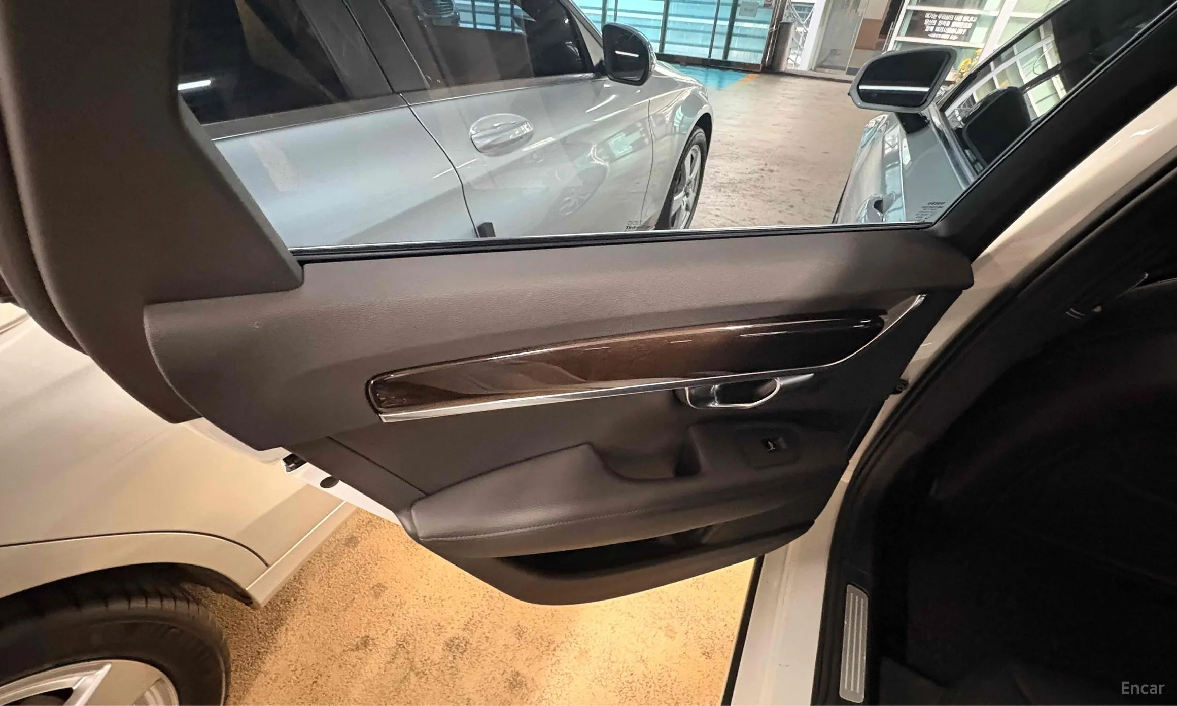 Volvo S90 превью 16
