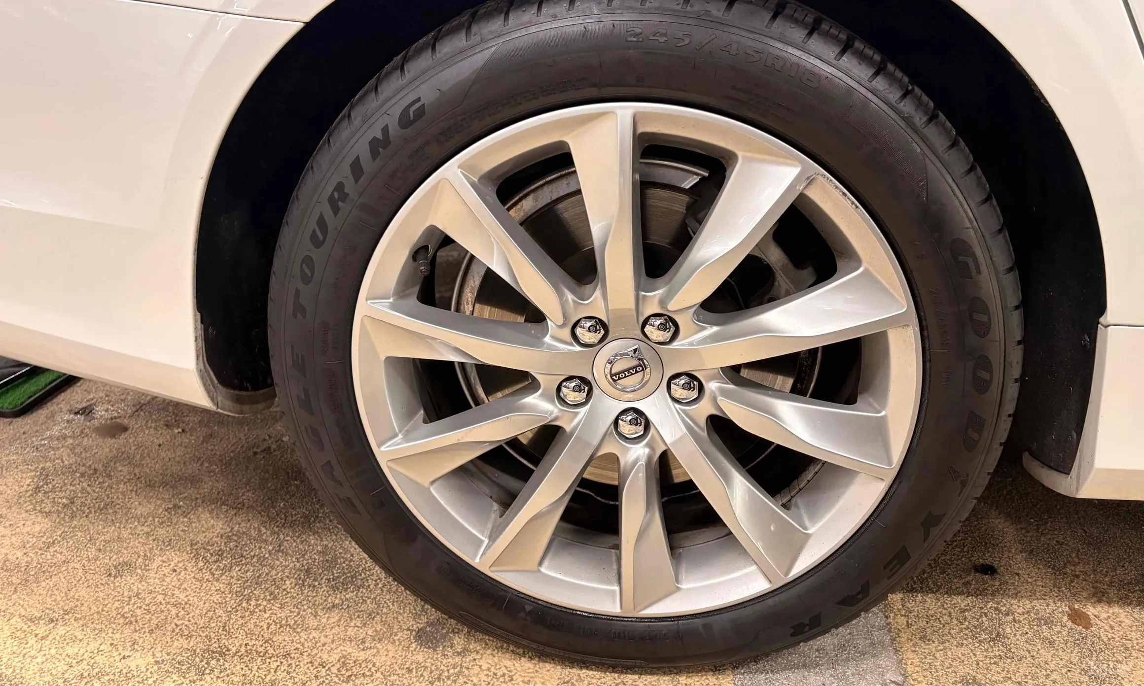 Volvo S90 превью 19