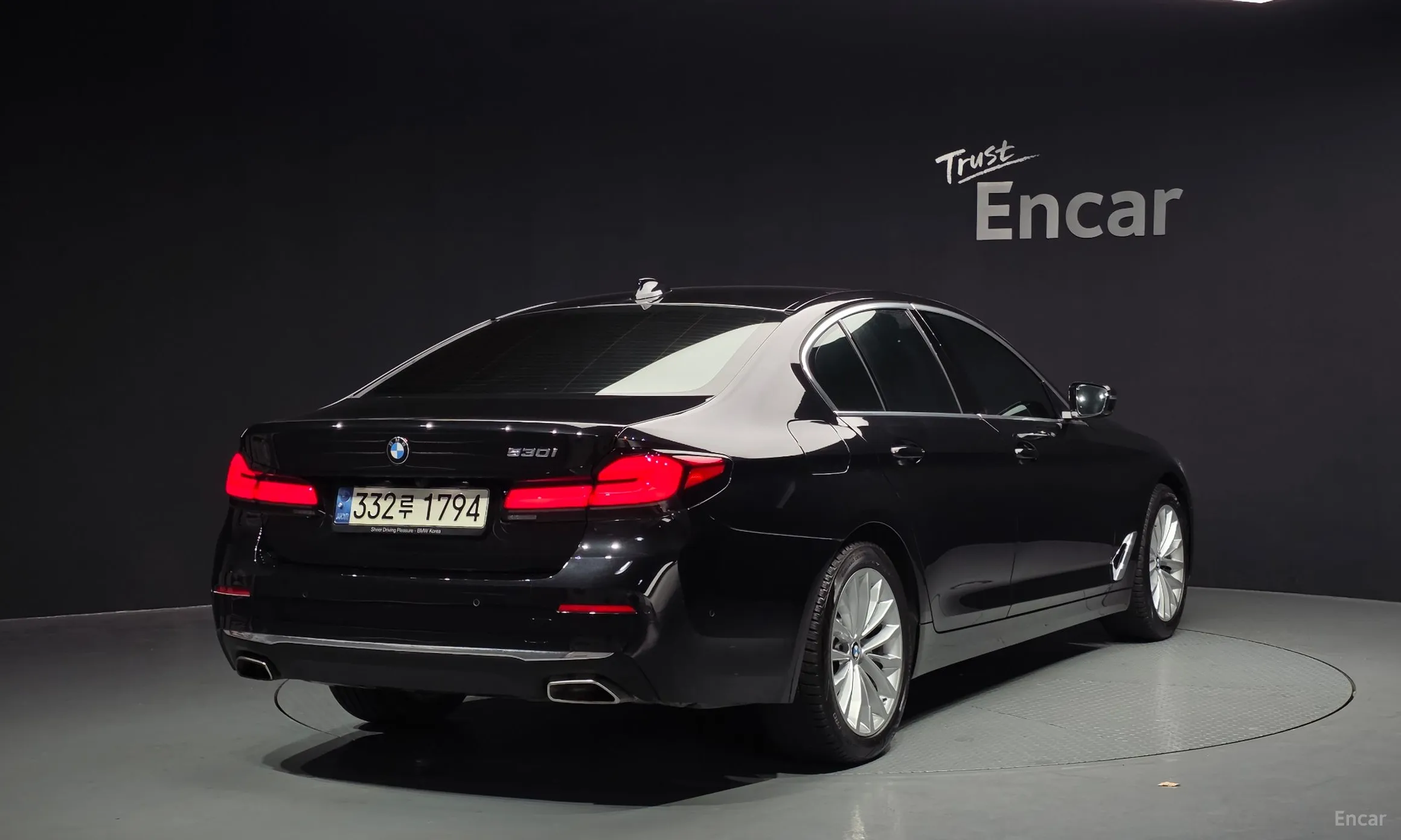BMW 5 Series (G30) превью 2