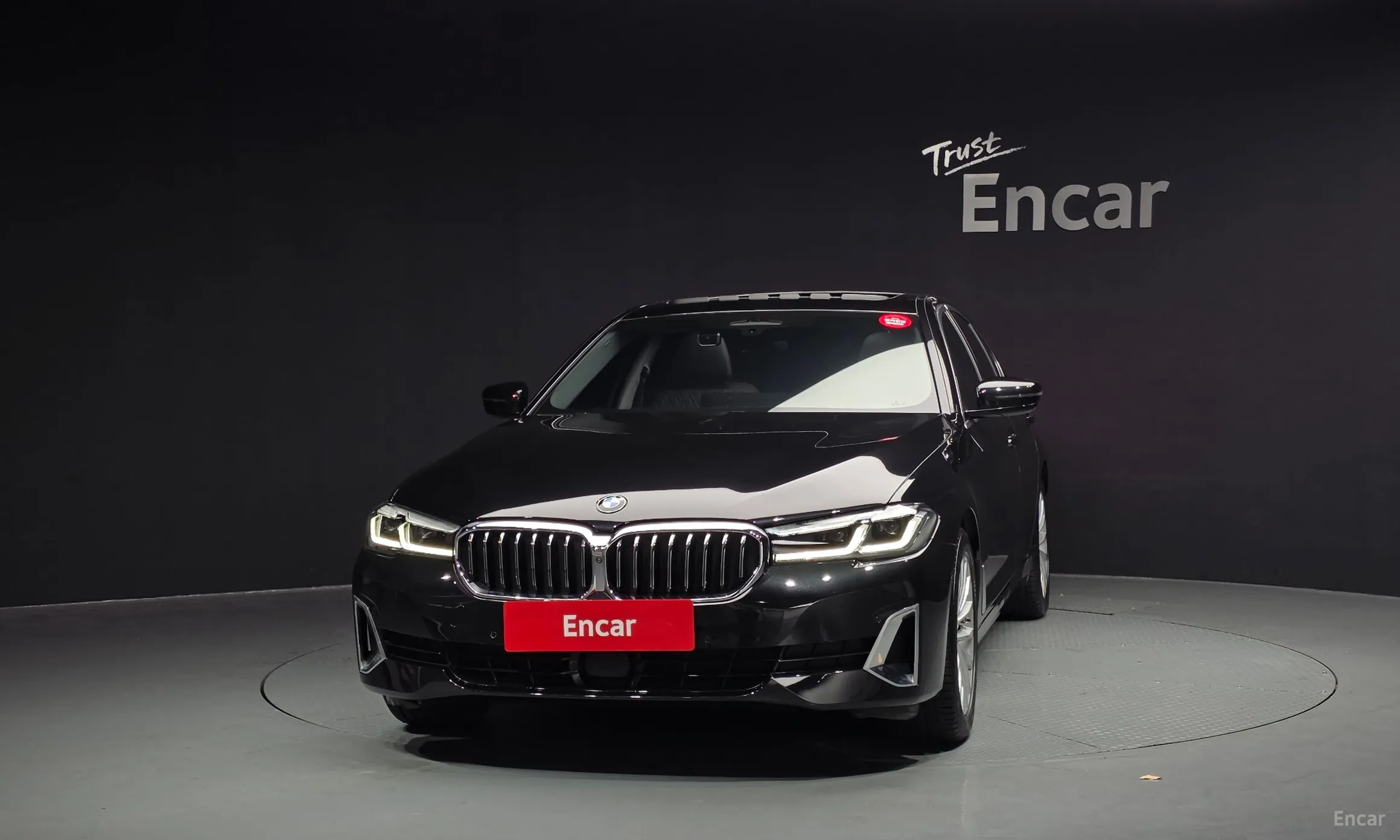 BMW 5 Series (G30) превью 3