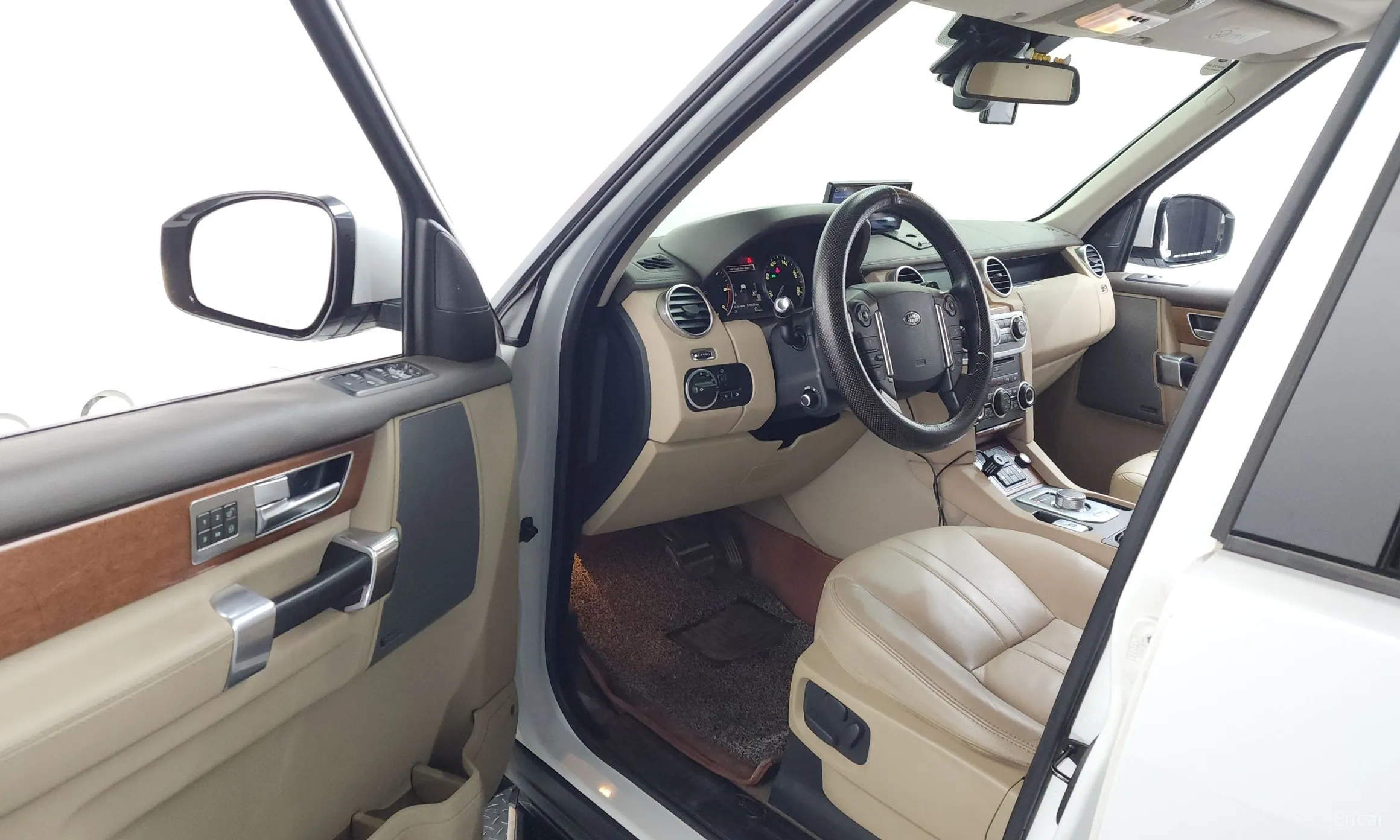 Land Rover Discovery 4 превью 10