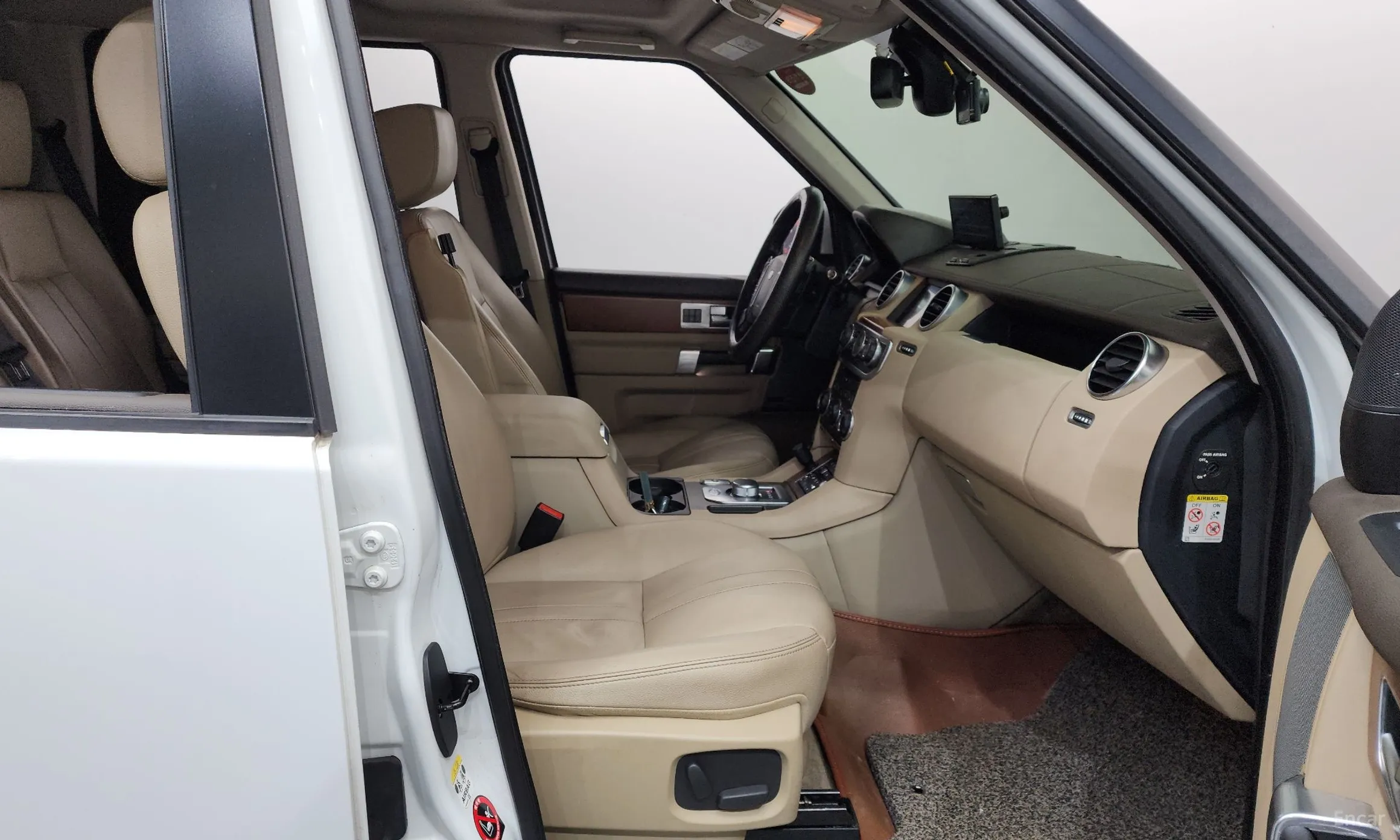 Land Rover Discovery 4 превью 11