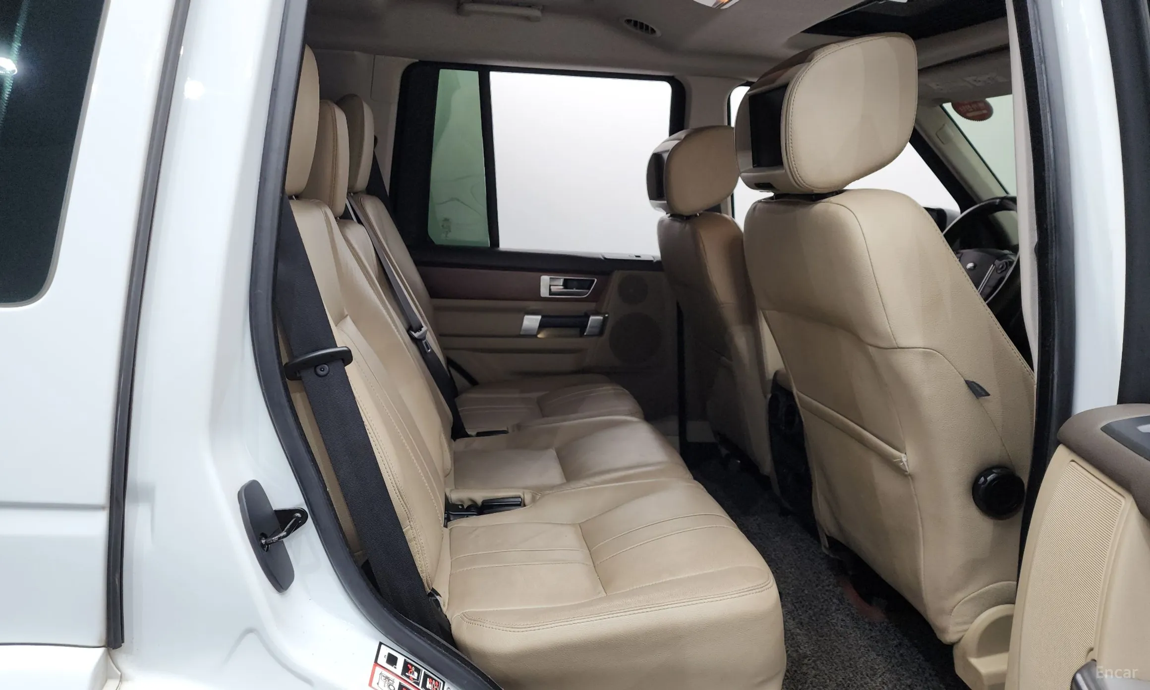 Land Rover Discovery 4 превью 12