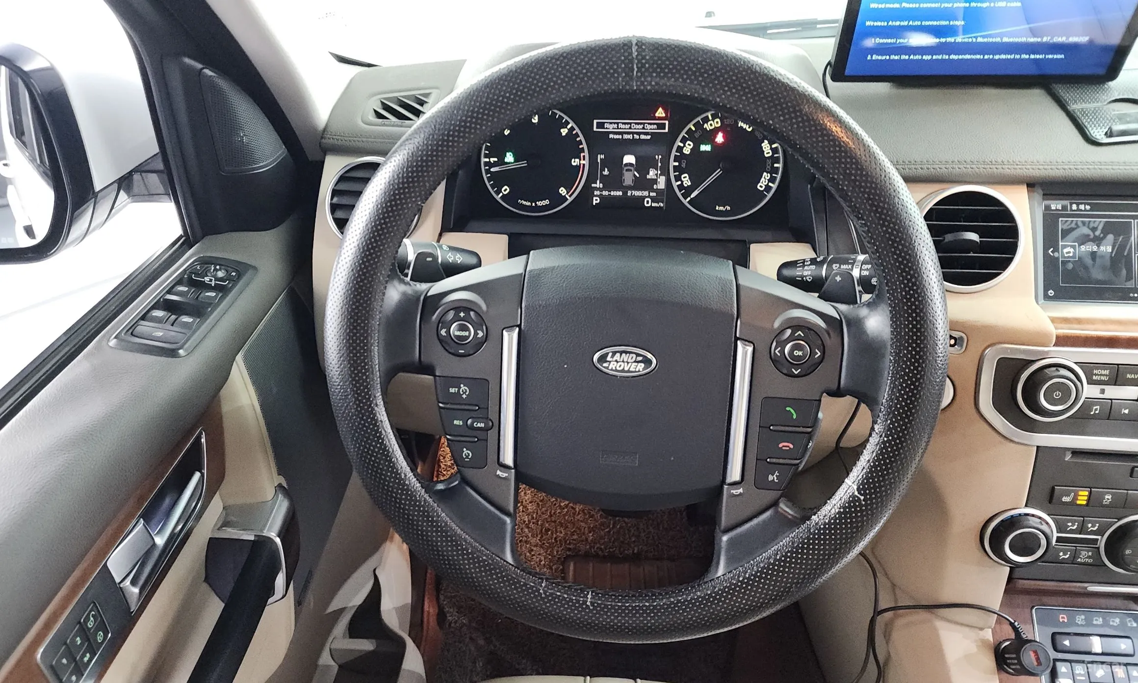 Land Rover Discovery 4 превью 13