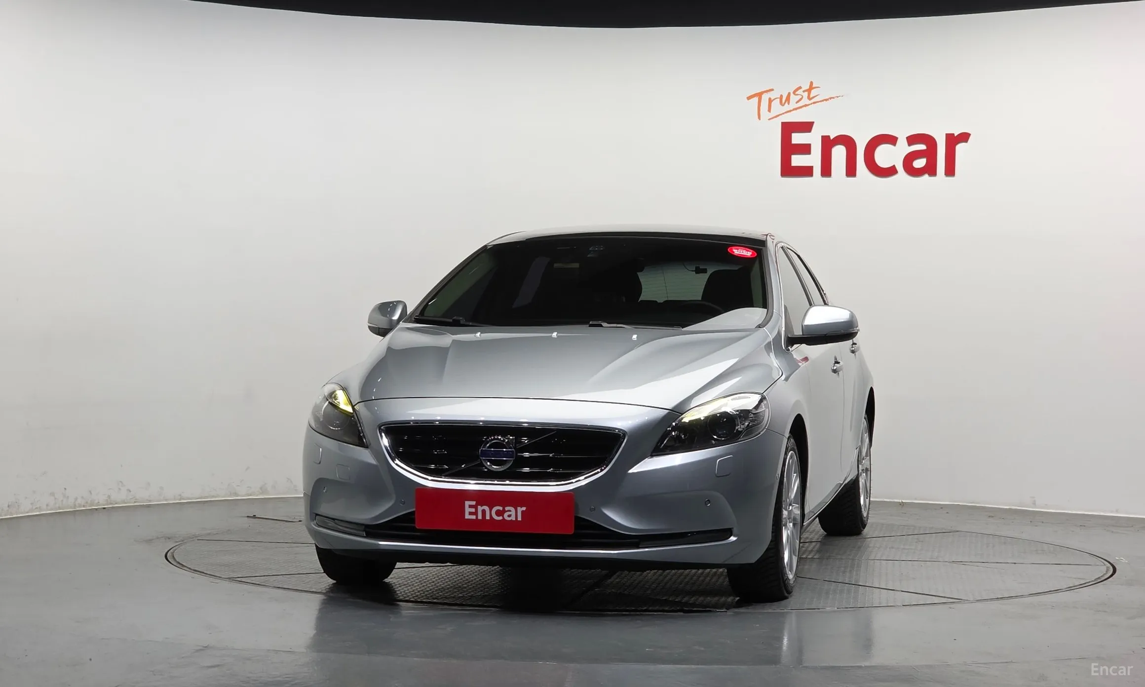 Volvo V40 превью 3