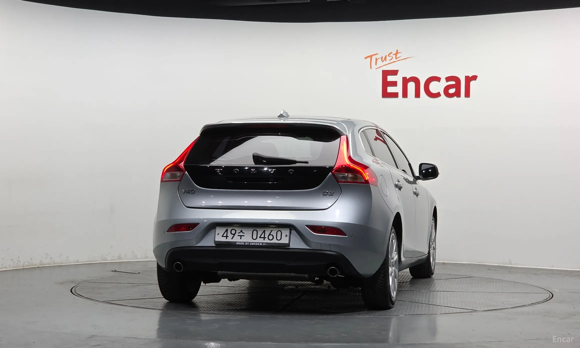 Volvo V40 превью 4