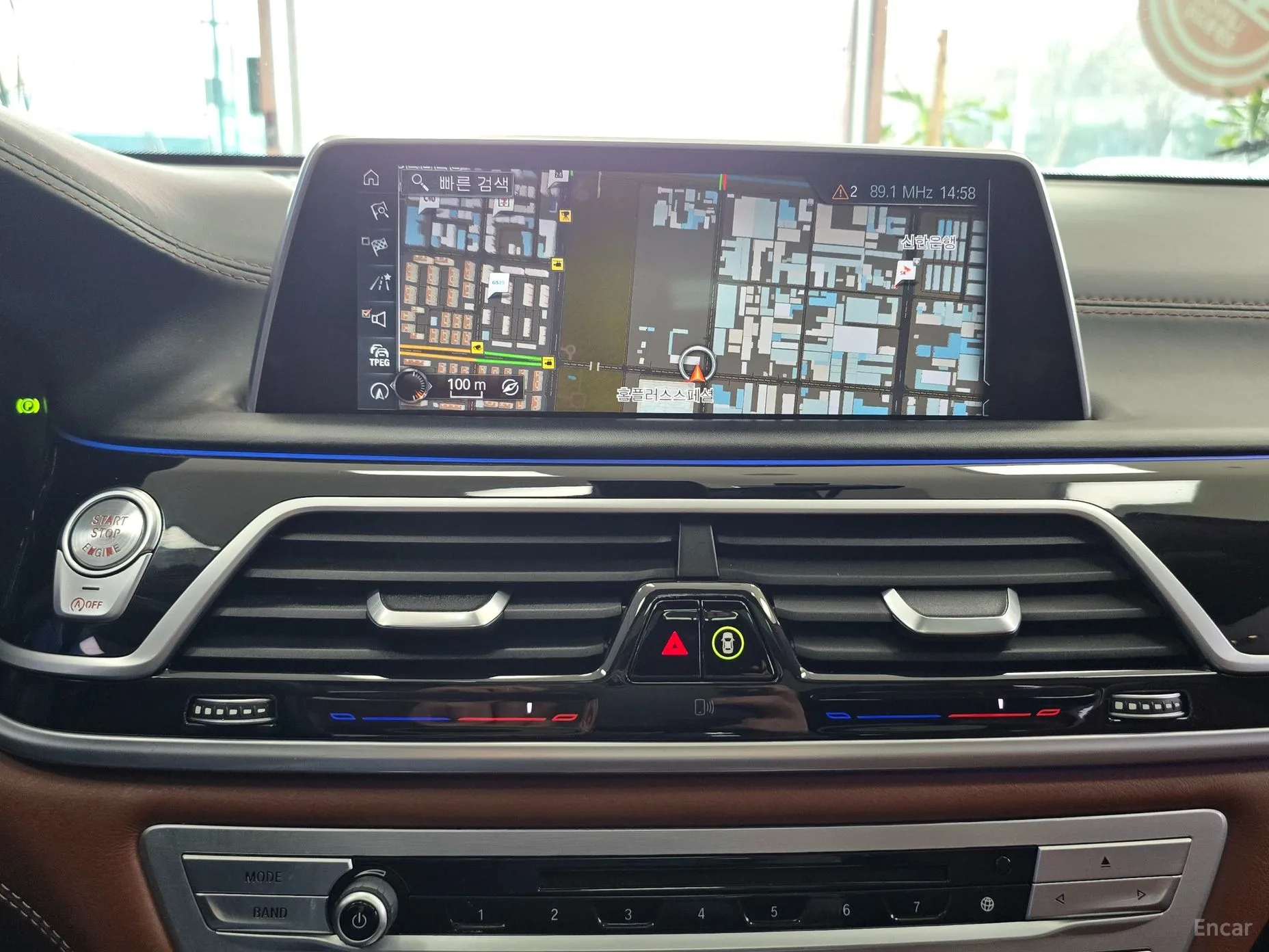 BMW 7 Series (G11) превью 15