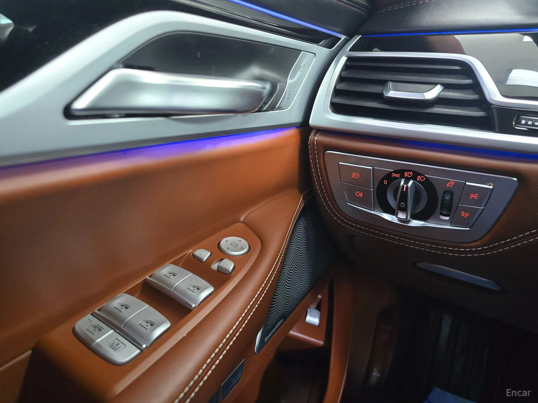 BMW 7 Series (G11) превью 17